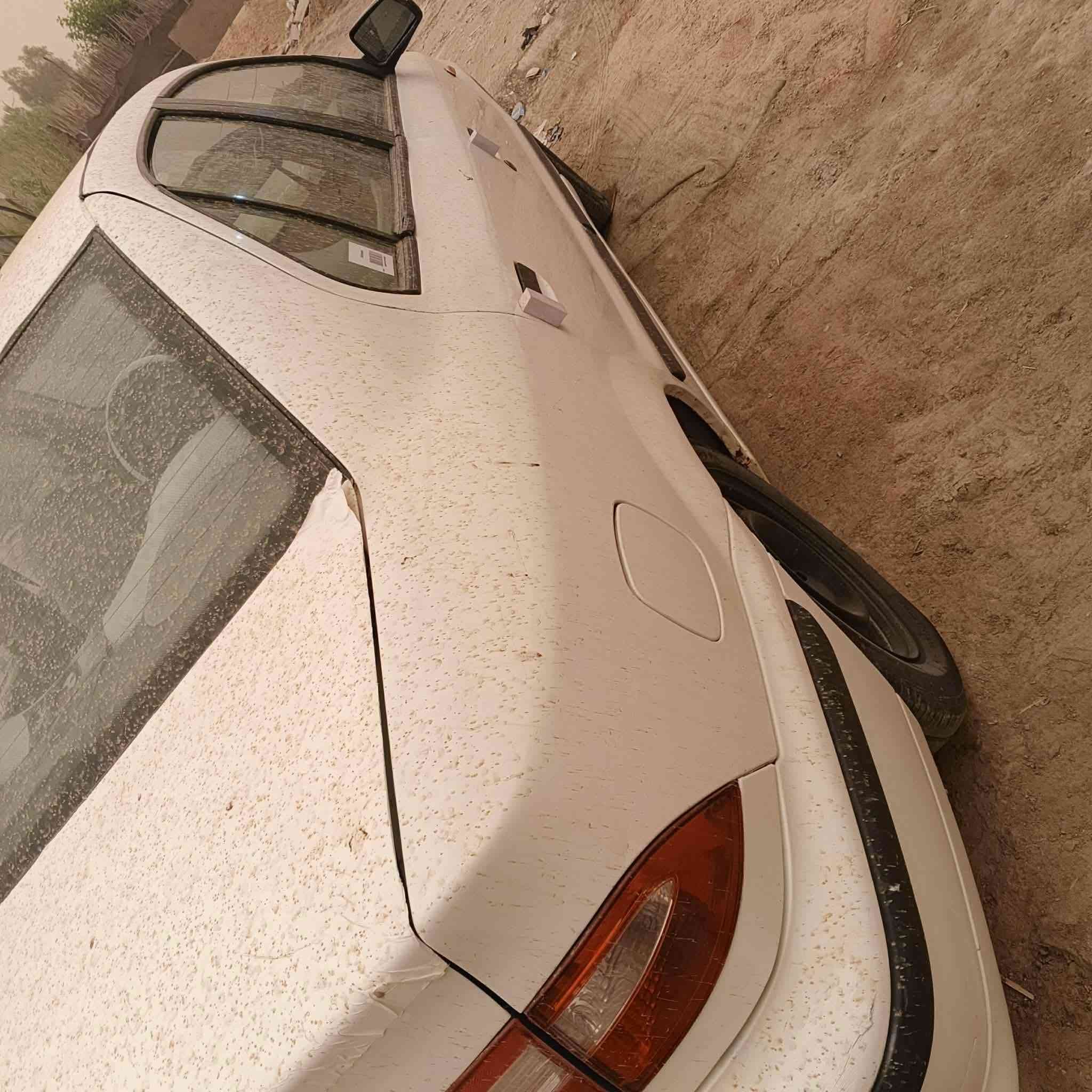 السلام عليكم سمند 12مكفوله بيه البنيد طاير مبدل حاويه لا صبغ لا تبديل لا ضربه مكينه وكير جدد حداديه جديده تبريد شغال مداور شوكت ما يعجبك السعر 42وبيه مجال الاتصال ***********
