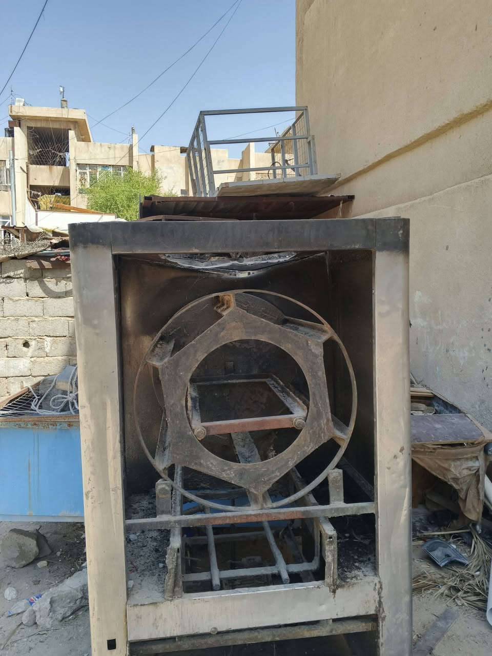 شوايه دجاج 350 شوايه سمك 150 حوض سمك 150 وبيهن مجال ***********
