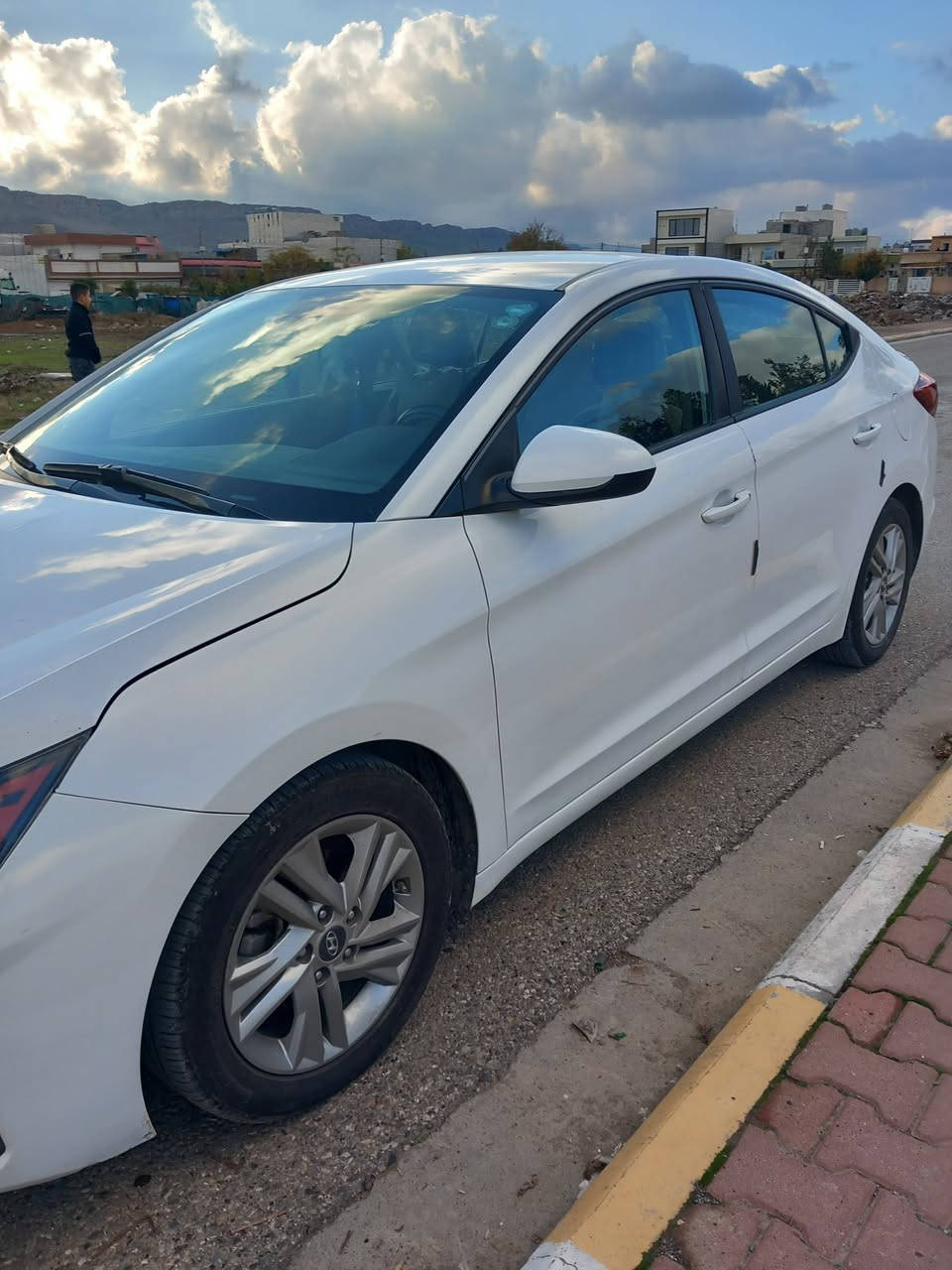 إلنترا ابيض موديل ٢٠٢٠. رقم اربيل بي بابين متغير بي باب بلادي سعر ١٣٥ مكان كركوك رقم ***********
