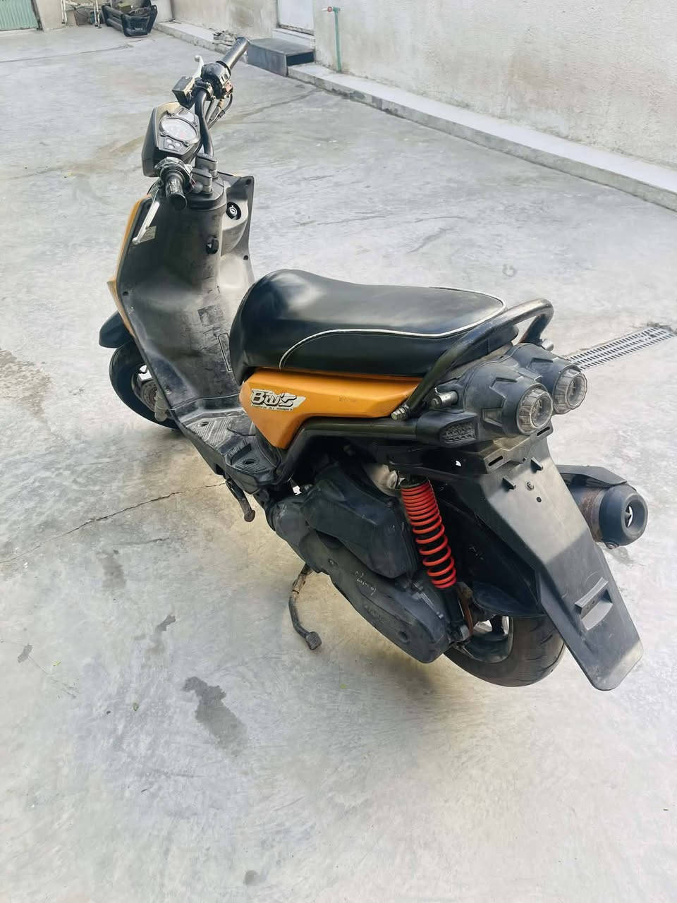 السلام عليكم جبلي للبيع  ٨٠٠  وبيها مجال مكان الدوره بدايت هورجب ***********
