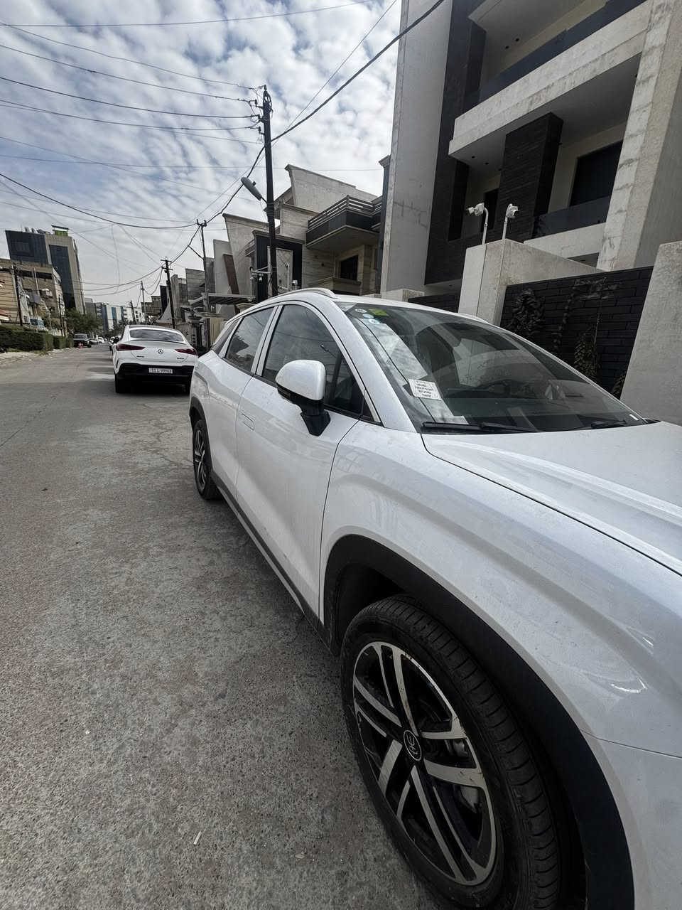 السلام عليكم للبيع BYD
سونك L  زيرووو ✨
بنوراما ✨
كشن السايق كهرباء ✨
جنطه كهرباء ✨
مري شفط ✨
شعار BYD (LED) ✨
داشكام ✨
5كامرات ✨
حساسات امامي +خلفي +جوانب ✨
تشغيل عن بعد ✨
تبريد قطعتين ✨
شاحن سريع +بطيء✨
مرقم بغداد كامل ✨
موقع السياره بغداد الطالبيه ✨

‭✨٠٧٧٤ ٠٧٤ ٥٨٧٤‬
اي استفسار اتصل على الرقم ✨
