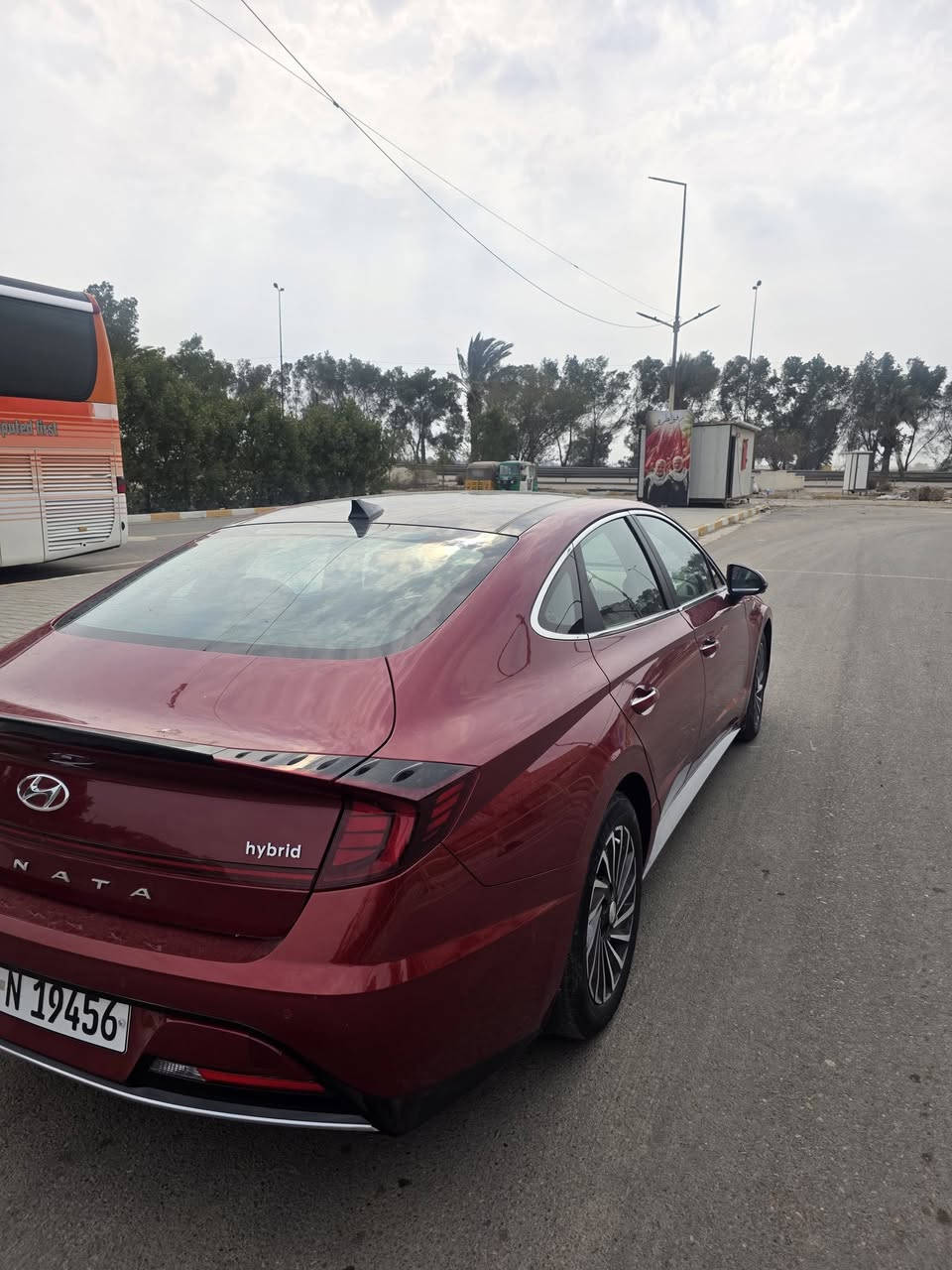 سوناتا. موديل 2023   فول اعلى واقوة  مواصفات  هايبرد ماشية 70 الف  حادث موضح بصور والسونار موجود بلمنشور   سعرهة. 190 وبيها مجال  
العنوان بغداد جديدة  ***********
