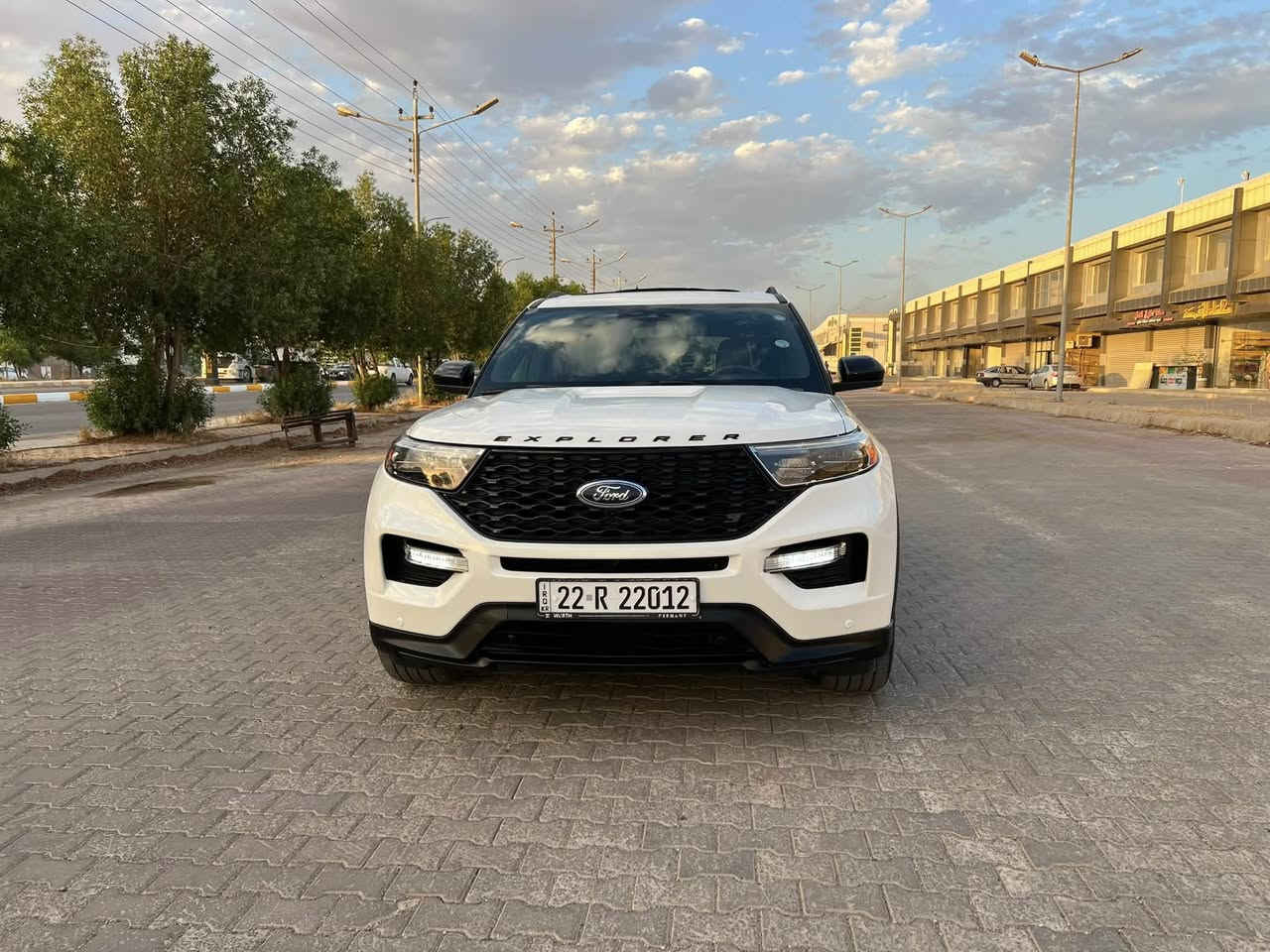 سلام عليكم 

فورد اكبسلور فئة ST Line

بدون صبغ السياره كفاله ،،،،ماعدا اقل من شبر صبغ نهايه الجاملخ الامامي للجماليه فقط

موديل 2024 

ماشيه 21 الف

# محرك حجم 2300 توربو

بانوراما

كشنات جلد مخمل

كشنات vip 

كشنات تدفئة

استيرن تدفئه

رادار جانبي وخلفي وحساسات

كامره 

ويل حجم 21 

السياره تجي بلاك يعني ترايش وعلامات والويل كله اسود بلادي 

تبريد مركزي

وبعد اهواي مواصفات 
### بالنسبه لصور الضرر موجوده بالمنشور 
ورقم الشاصي موجود 

مكان السياره خانقين 
للاستفسار ***********
