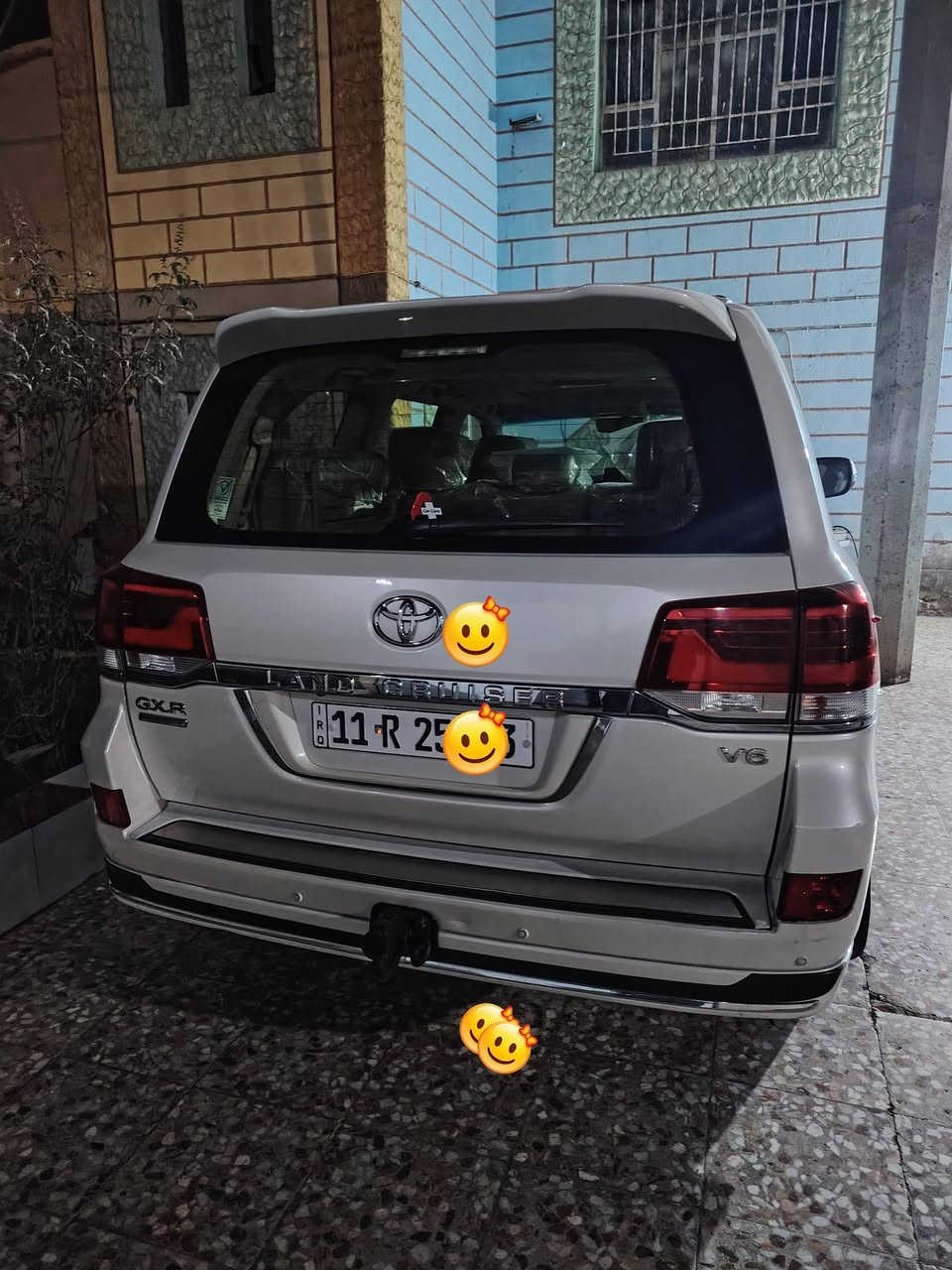 السلام عليكم للبيع او مراوس 2021 ثمانية سلندر لاندكروز موديل 2020 ساز باب اول رقم بغداد بسمي مشروع وطني  مكفول كفاله عامه من صبغ وتبديل حتى الدعاميات 
فول مواصفات 1/1
بصمه تشغيل
5بصمات ابواب 
فتحه سلايت
كشنات ثنين كهرباء ثلاث حركات
كشنات جلد اصلي
عداد لكزز
زراكات
اشارة لكزز
مري قلاب
مري شفط
شاشات خلفيه
سماعات 
شاشه ناطقه 
جنطه شفط
شاحن 
دبل ماوس
مثبت سرعه
سبعه راكب
ثلاث قطع تبريد
مطفايه حريق
محرك V6 
8ايرباك
حساس امامي
حساس خلفي
اضويه تحت مقاعد
تحكمات ستيرن كامله
كامرة دوارة
وباقي مواصفات ساز معروفة
 ماشيه.(١٧٠ )الف حقيقي
السعر (570 )ورقه $ وبيها مجال 
اللاستفسار اتصل على الرقم ***********
