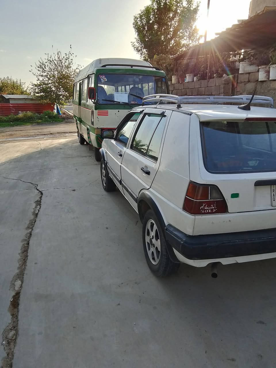 كولف موديل 89شرط الوكاله والتحويل كير شرط محرك بدايه نفخ طخم جديد دبلات جدد ستيرن جديد كاربون بيها  السعر30
***********
