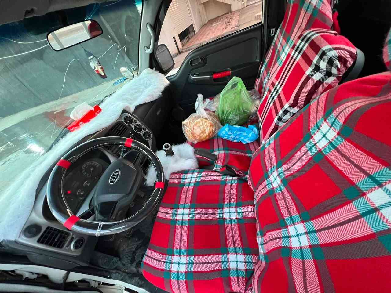 كيا دوتةني براوة براوة مؤديل ٢٠١٢ ٧ گير گير عادي٣ هةزار بي رزاوي سةردو گةرم مةزبوت تةقةو رةقةي بة شةرت گيرو مةكينةي بة شةرت نرخ ٦٤ گةلأ شوين سةيسادق زم ***********/***********
