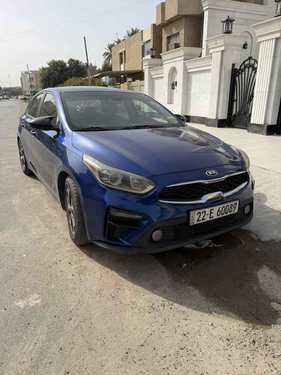 السلام عليكم للبيع كيا فورتي موديل 2020
حادث جامغ وبنيد بدون دواخل بدون ايرباك 
وبيها بارد بلباب 
نص موصفات 
تخم تاير جديد
سيارة جاهزة من كلشي فقط الشاشة الاناره مالتها ضعيفه 

رقم اربيل بأسمي 
سنوية جديدة 2031 
تاريخ الهزة.  2026/10/30  ينتهي

السعر 125 وبيه مجال بسيط

***********
