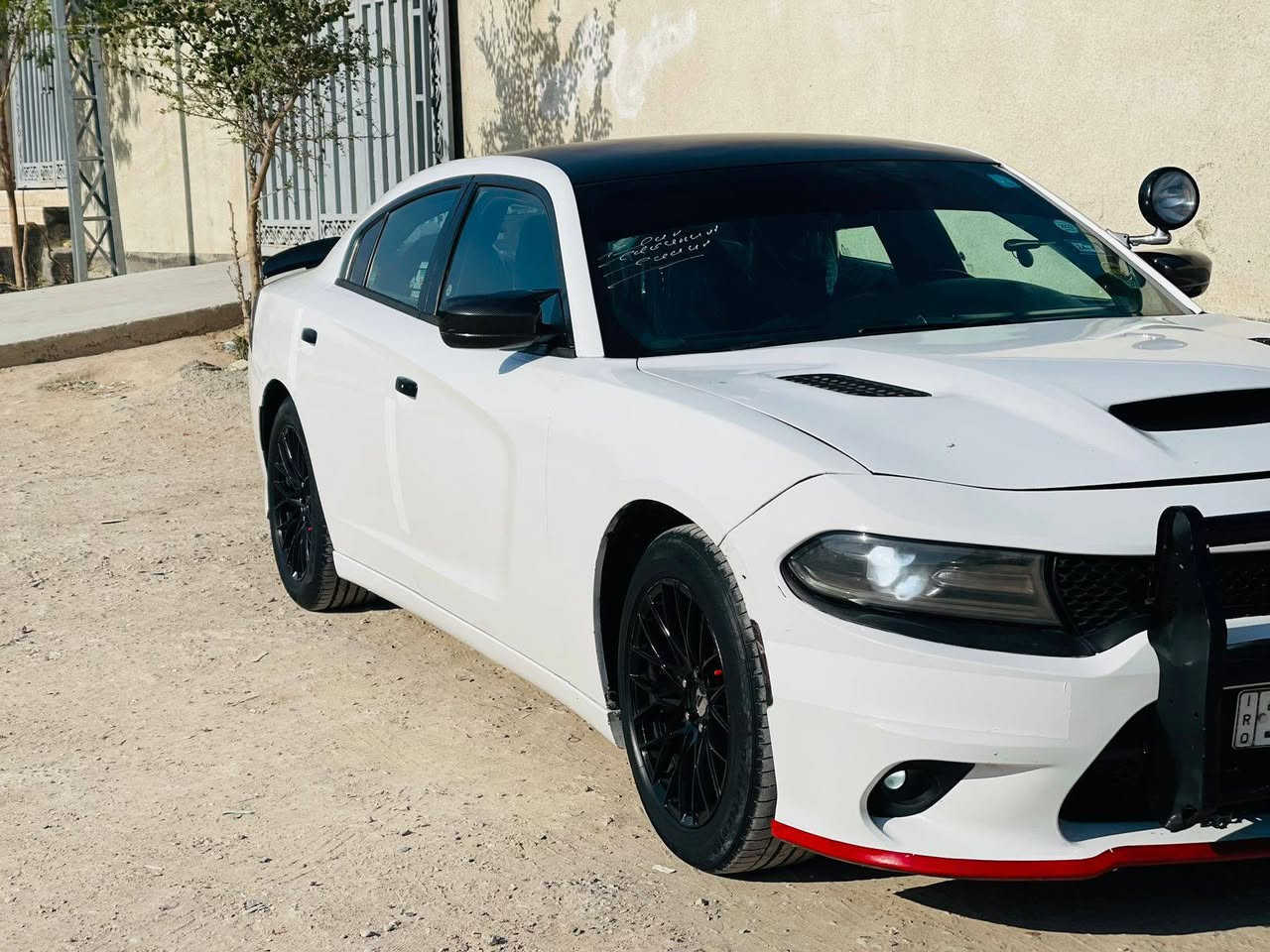 السلام عليكم جارجر 2015 اصل اصل  ( بيع او مراوس حسب القناعة) مكينة 3600 كير تعليك سيارة فيدرالية 
جاهزة السيارة بية صبغ حزام للجمالية السونار مرفق ب المنشور السعر 138 بية مجال قليل 
مكاني بصرة الزبير الشعيبة قرب مصفى النفط 
رقمي *********** 

بيع او مراوس
