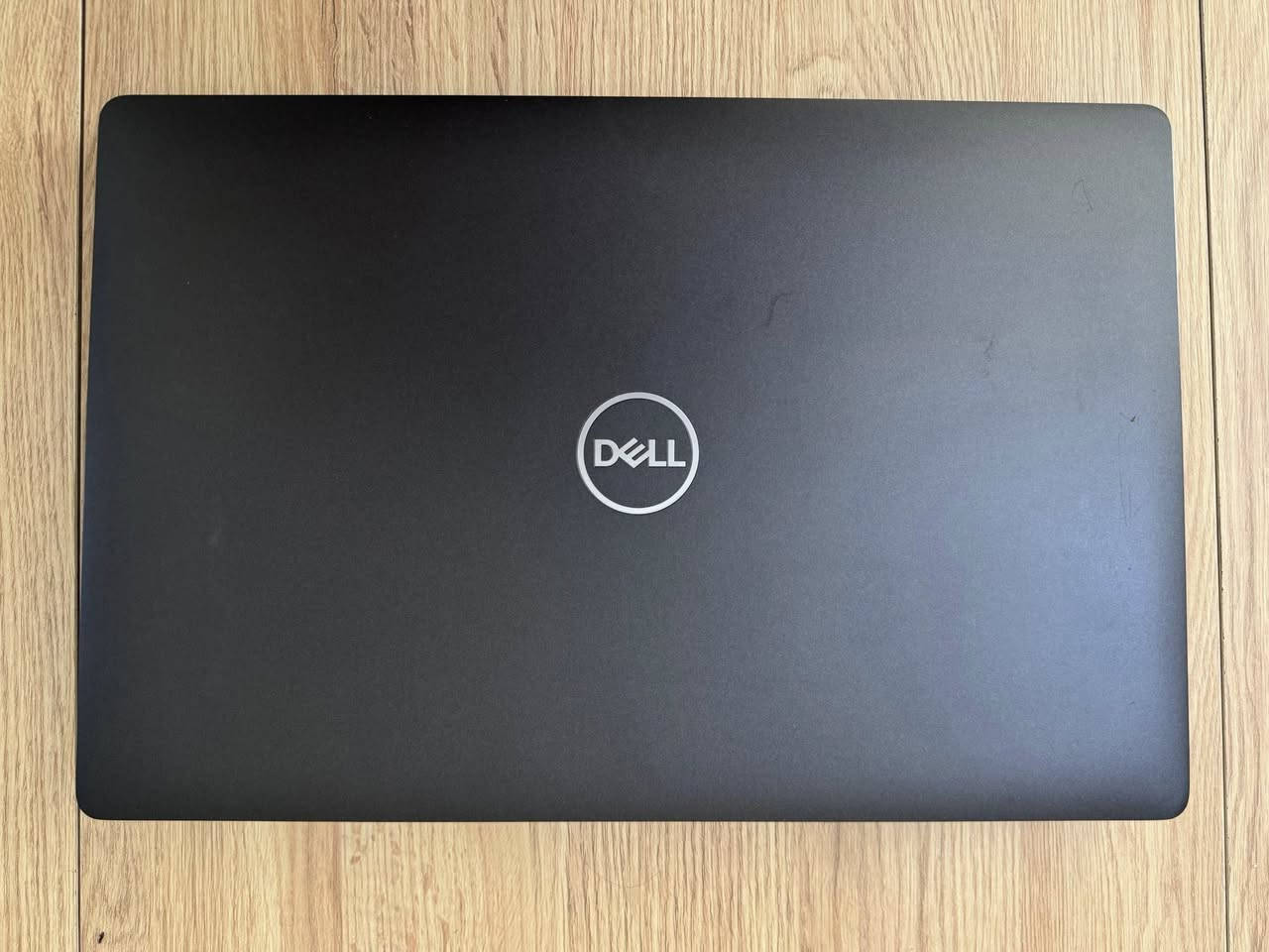 لابتوب للبيع
DELL PRECISION 3540 ورك ستيشن فول مواصفات نضافة 100% 
Core i7 8665u كور اي سفن جيل ثامن 
رام 8 ddr4قابل للتطوير الى 32 كيكا 
هارد ssd nvme m.2 سريع جدا 256كيكا 
كارت شاشة خارجي AMD RADION PRO WX2100(2كيكا)
كارت داخلي انتل 4 كيكا
شاشة حجمها 15.6 ips فول اجدي ممتازة جدا بالالوان 
نضافة ١٠٠ بالمية كلش معتني بيها واللابتوب كلشي تشغل ومنصب عليها اوتوكاد وفوتوشوب 
طبعا شاحنتها الاصليه موجوده 130w
سعرها 450 الف وبيها مجال  ***********
