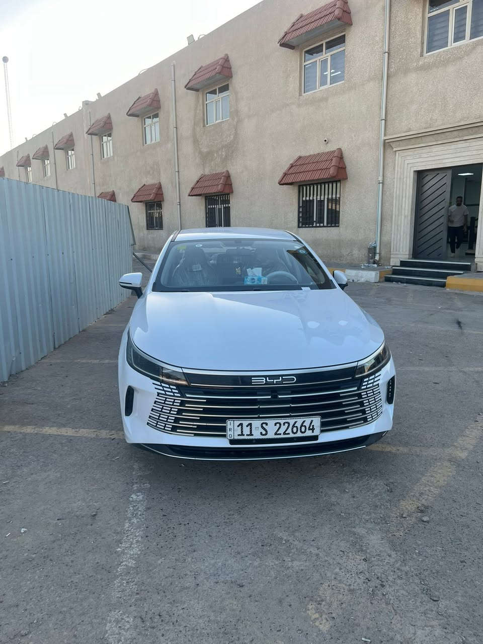 سلام عليكم
دستروير BYD 2025 

مرقمة بغداد باسمي 

تبريد قطعتين داخل ابيض شاشة قلابة 

الرقم شبه مميز..

سياره بعده بوضع الزيرو

المسافه المقطوعه6700 الف الكلي  السعر 19700 وبي مجال بسيط..

الضربه موضحها بالمقطع … جاملغ فقط ..

DM_i 1,5 محرك

مكاني بغداد الامين الثانيه شارع النواب

للاستفسار اتصل على الرقم *********** واتساب او اتصال
