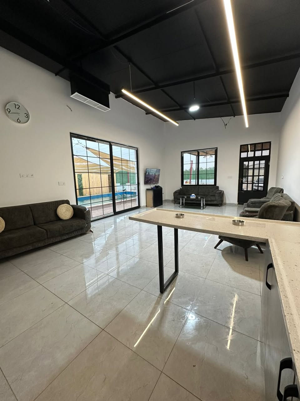 مزرعة للإيجار اليومي 🏡🌳

📍 الموقع: بغداد – يوسفيه 

✔️ أجواء هادئة ومناسبة للعوائل

✔️ مساحة واسعة وخدمات متوفرة

✔️ مثالية للراحة والونسة

📌 للحجز والاستفسار يرجى الاتصال أو المراسلة على واتساب: 

 📞 ***********

 موثق في تطبيق اجرلي لسياحة المزارع في العراق 🇮🇶
