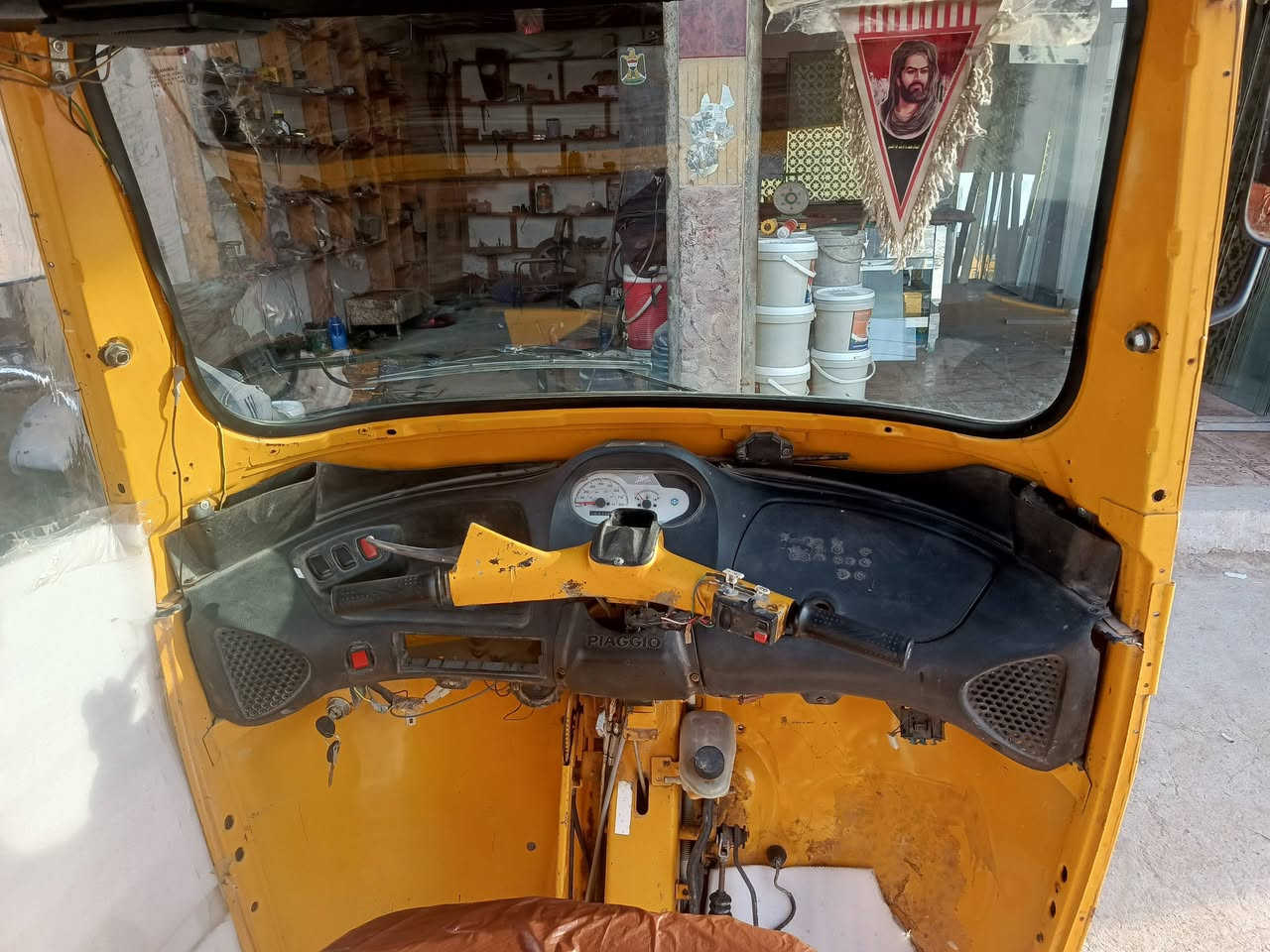 سلام عليكم تكتك بياجو للبيع موديل 2018اوراق كامله تكتك خير من الله شغل واطلع سعر 1مليون و 400وبيها مجال قليل العنوان بغداد جسر ديالى الجديد وهاذا كشرها كدامك مابيها خياسات واذا اكو مراوس شعندك نزل بالتعاليق محركها بلادي تكتك مستعجل عليها


**إذا كنت صاحب هذا الإعلان وتريد حذفه لأي سبب، رجاءا أرسل رسالة إلى الدعم الفني**