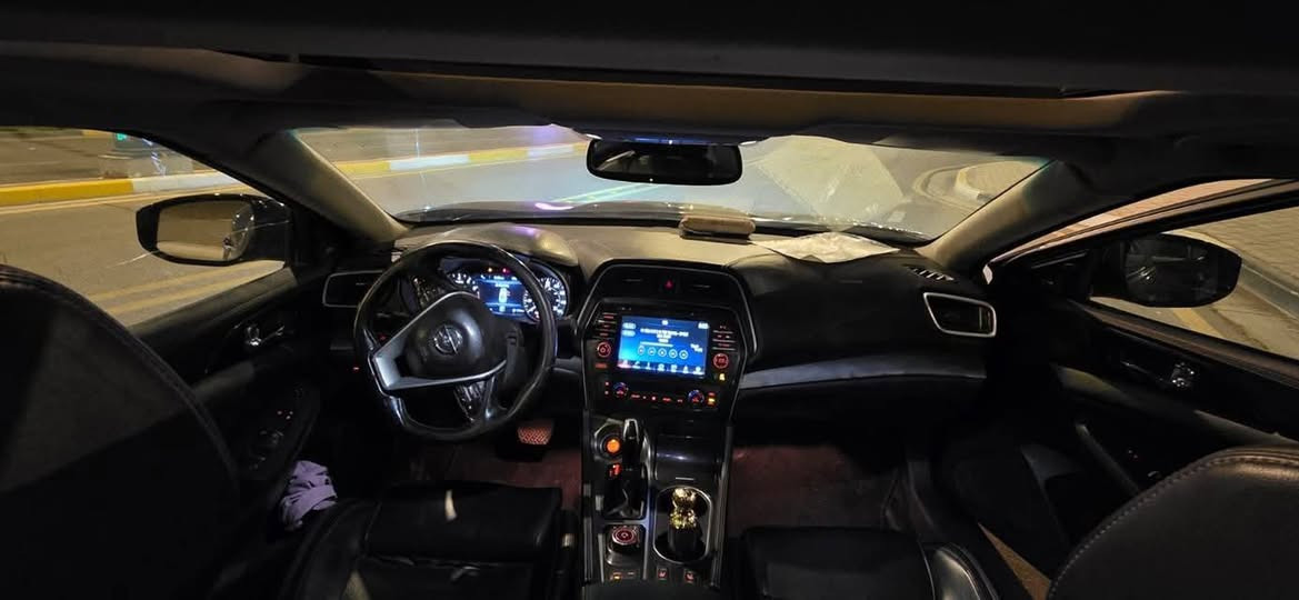 مكسيما فول SL 2018
بيها 3 قطع صبغ بنيد او جاملغ او باب 
مكينه أو كير مكفولات
مواصفات بنوراما فتحة سقف تحكمات كامله ستيرن ودشبول شاشه تدعم  كار بلي واندرويد بلي والخرائط .. + تحكمات ماوس 
تدفئه مقاعد 💺 
تدفئة ستيرن 
مقاعد كهربائية التحكم 
شاشة عدادات حديثه ومتعددة الاختيارات 
نظام سبورت 🚀 
لايتات زينون 
تشغيل عن بعد 
تبريد السياره خير من الله 
صدرها بحالة ممتازه  
شرط التحويل سنويه مساقطه 
سعر ١٢٠قفل  ترهم مراوس
 عنوان كربلاء ***********
