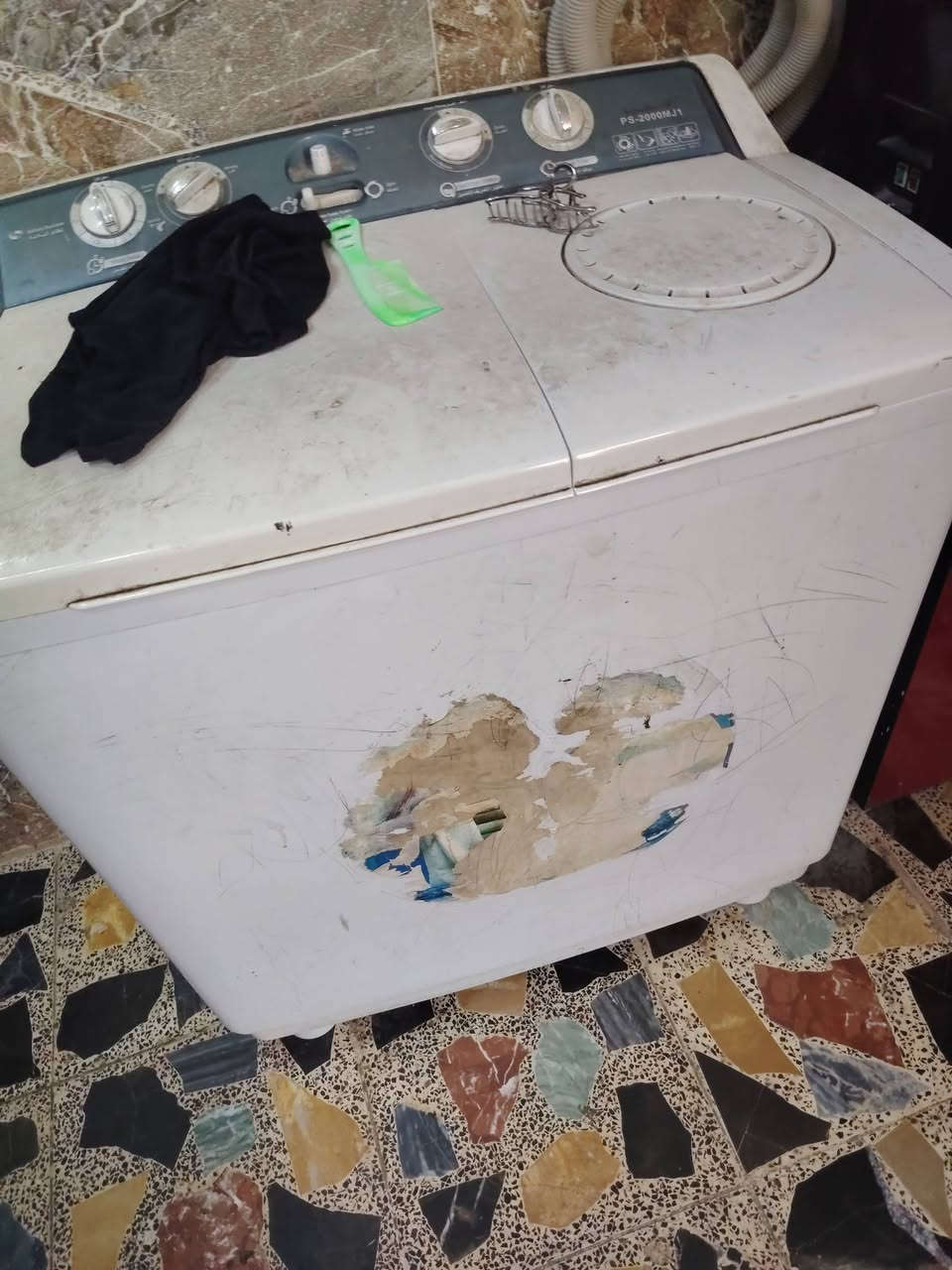 نالسلام عليكم أغراض بيت لبيع قيم بما يرضى الله واخذ الكاونتر البيبان موجوده والسبت طن ونص نوعيه الممتازه سعره ٢٥٠ الشراي صدك *********** واتساب
