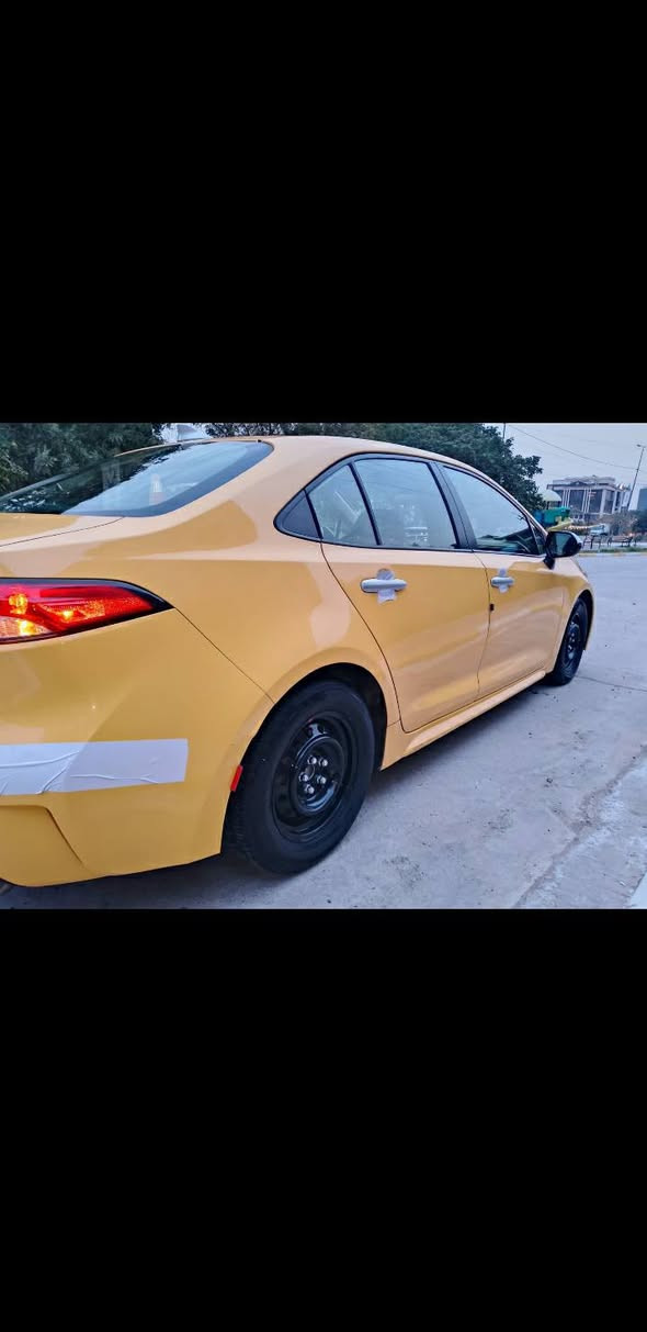 سلام عليكم البيع كورلا هايبرد موديل 2022رقم بغداد انكليزي صور الحادث موجود بل منشور كلهن سيارة عله آخر حباي بدون أي نقص بيه باب تبديل فقط ماشيه 87مصفره من الهيئة بشرط تحويل ثاني يوم السعر ١٦٧بيهه مجال بسيط مكان السياره بغداد وهاذه رقمي ***********//الكورك فقط واتساب ج***********
