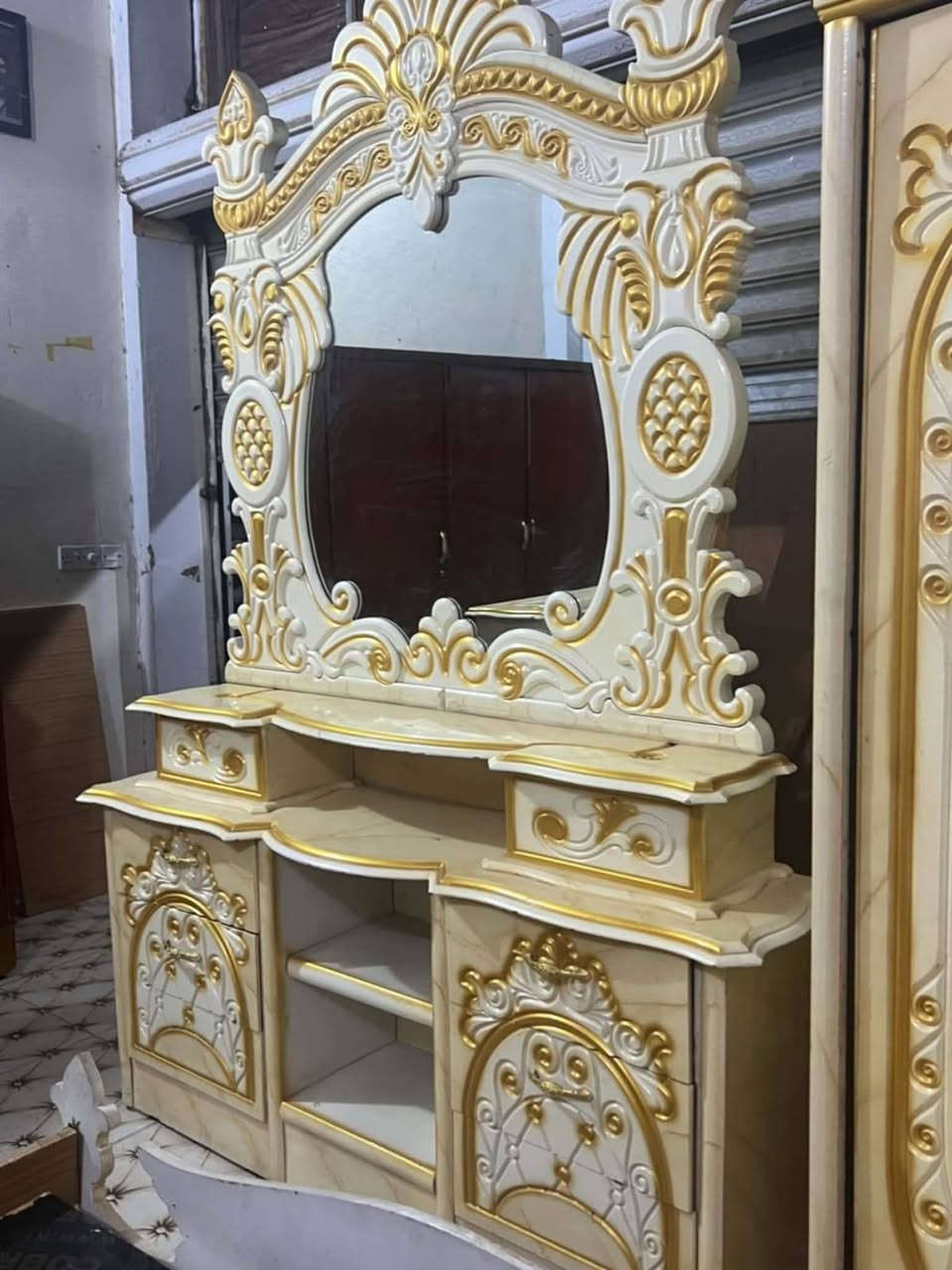 تم وصول غرفة نوم عراقية نظافته100٪ سعرها 750 الاستبدال موجود ولايوجد توصيل وشعدكم نشتري جميع الخشاب غرف نوم بوفيات كناتير نشتري ثلاجات مجمدات براد مي العنوان واسط العزيزية منطقه السراي مقابل مجمع بيت كعيد الاستفسار ***********
