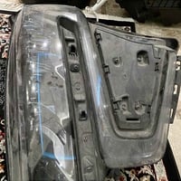 شباب عندي لايت بوليسي 2024  ايسره اصلي بيه بس االاذن مكسوره 0770797116...