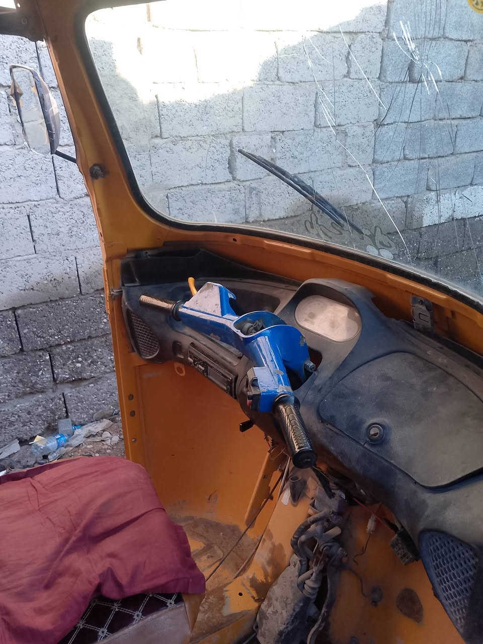 السلام عليكم تكتك بياجو موديل 17 دخوله 18 تكتك جاهزه مابيه نقص غير بس صليب ونزله من سعره تكتك معامله ترقيم كامله واصله للبصمه مكانه ديالى الشراي اتصل لا تراسل سعره 950 هذا رقمي ***********
