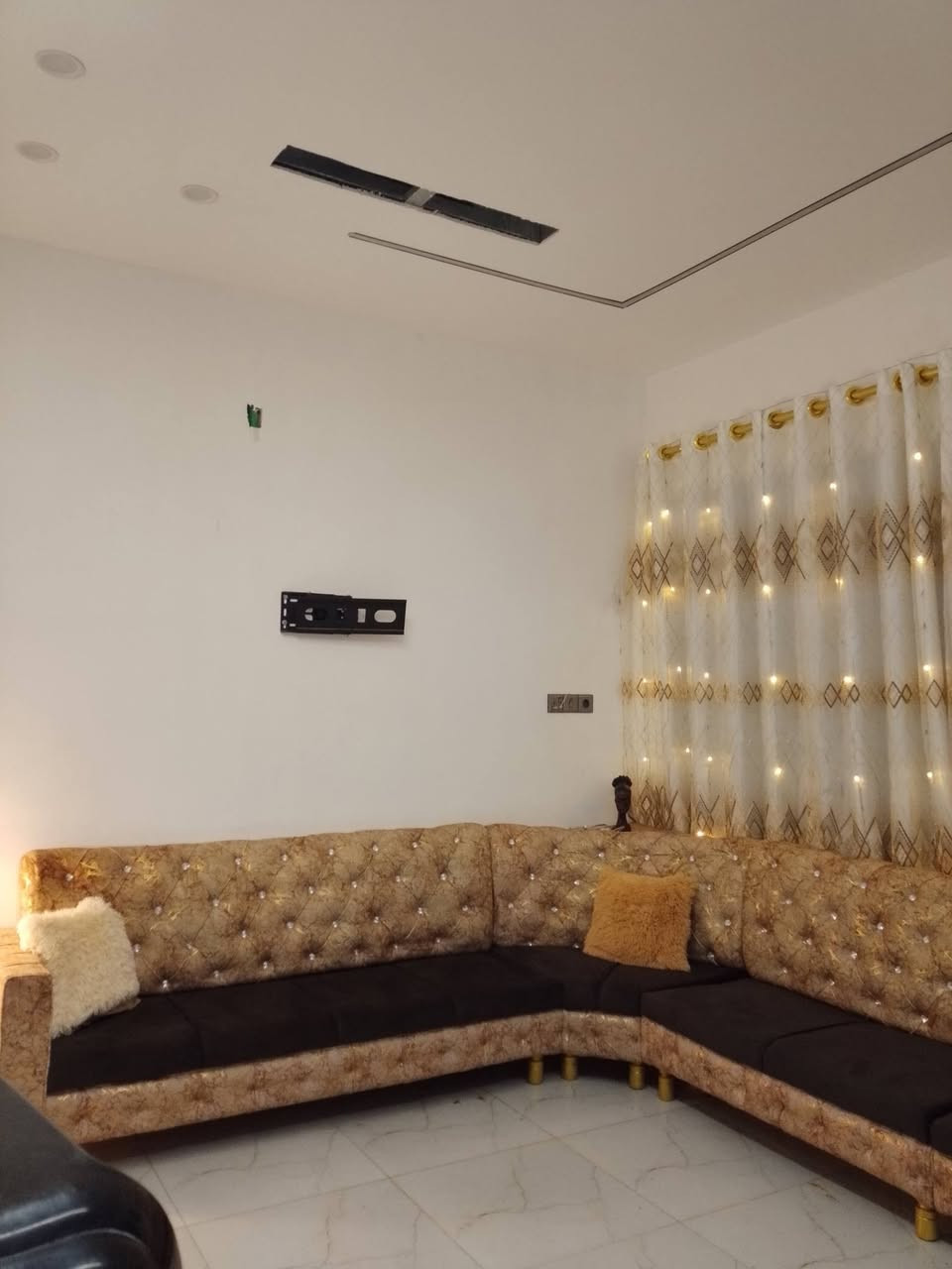 للبيع جديد الكول ٨امتار ونص السعر ٢٠٠ قفللل


**إذا كنت صاحب هذا الإعلان وتريد حذفه لأي سبب، رجاءا أرسل رسالة إلى الدعم الفني**