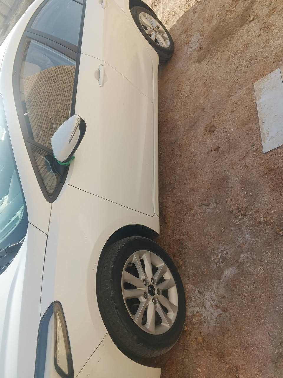 سيارة سيراتو 2017
للبيع 
السعر135وبيها مجال بسيط 
الاتصال
رقم مثنى
***********
