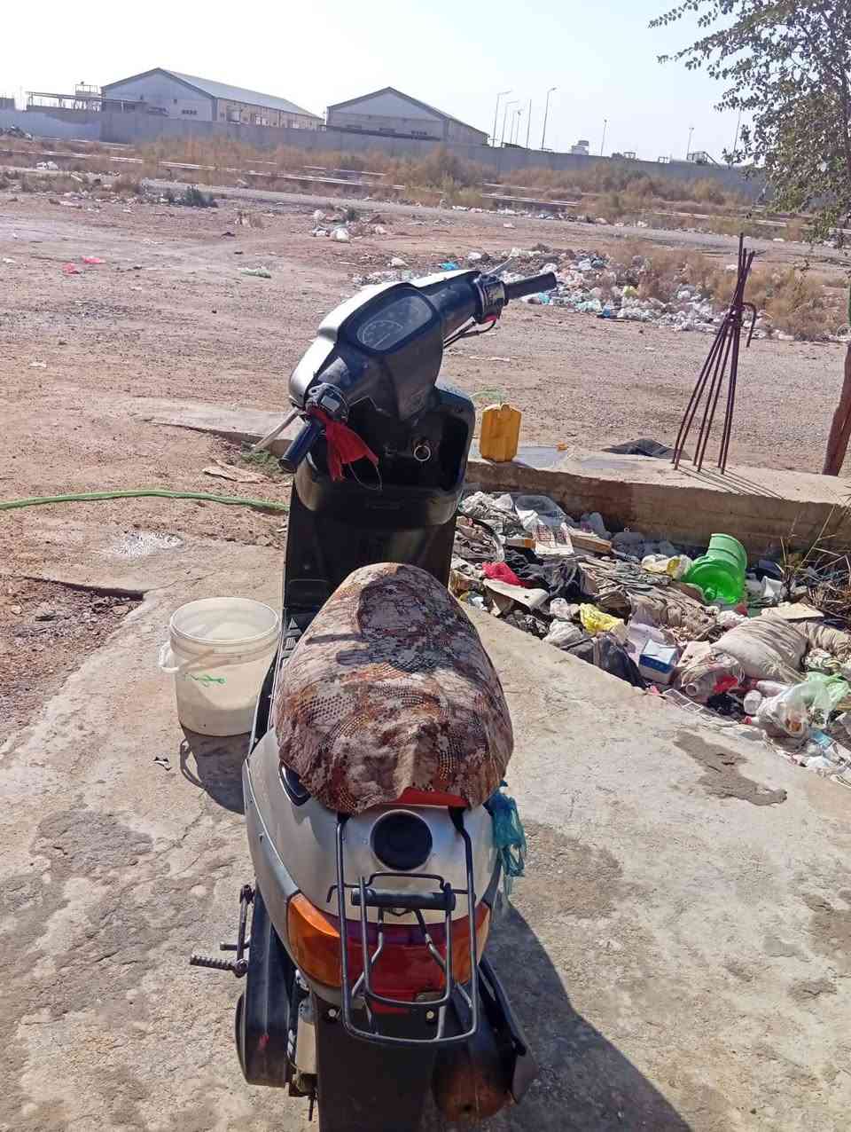 السلام عليكم دراجه بطة للبيع الدراجه خير من الله كهربائياته كلها شغاله كفرات بلاديه مكان الدراجه كربلاء حولي 100 قرب معمل غاز الاستفسار على هذا الرقم***********
