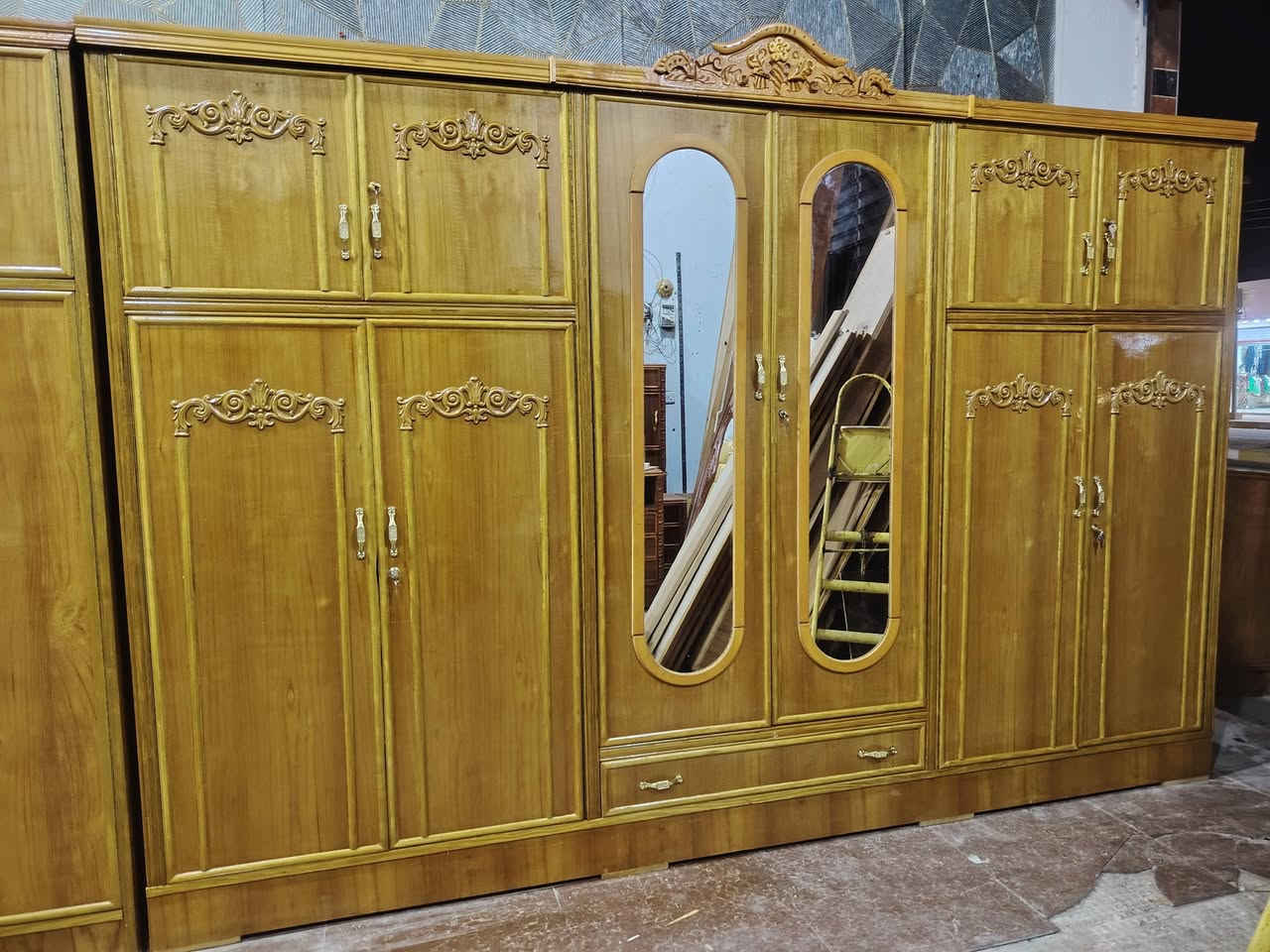 #للبيع 
غرفه السعر 750
مكتبه السعر 75
بوفيه متر و30سم السعر 100
العنوان 
الأنبار ا_لرمادي _التأميم القادسيه الثانيه _مقابل مدرسة زين العابدين الأهليه_ مجاور حدادة البركه
اللتواصل 
***********
***********
