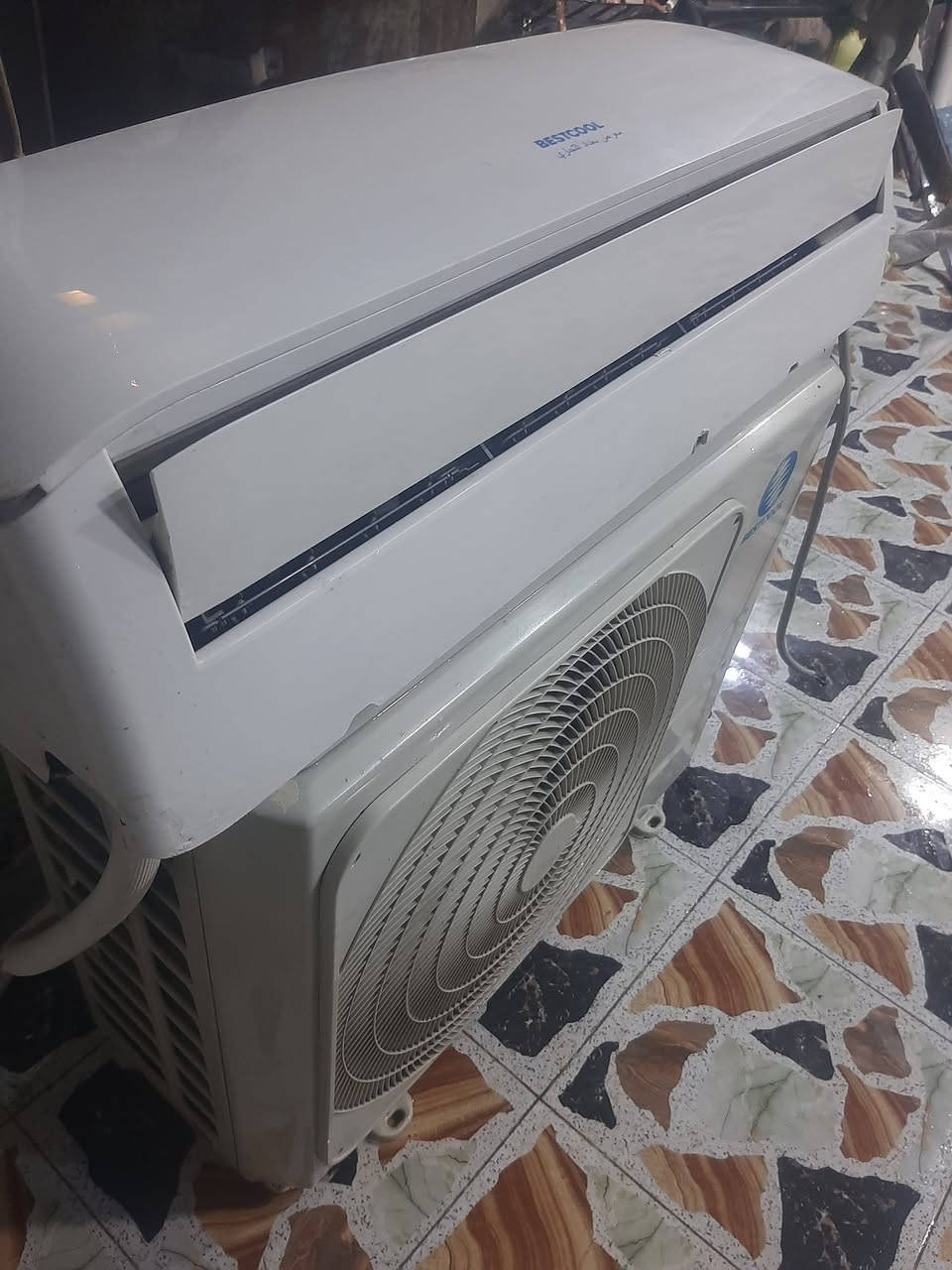 سبلت طن ونص شغال قطعه خارجيه جديده على بلاد بس داخليه ببه ليك فقط كامل ملحقاته سعر ٢٥٠الف رقم هاتف *********** واتساب
