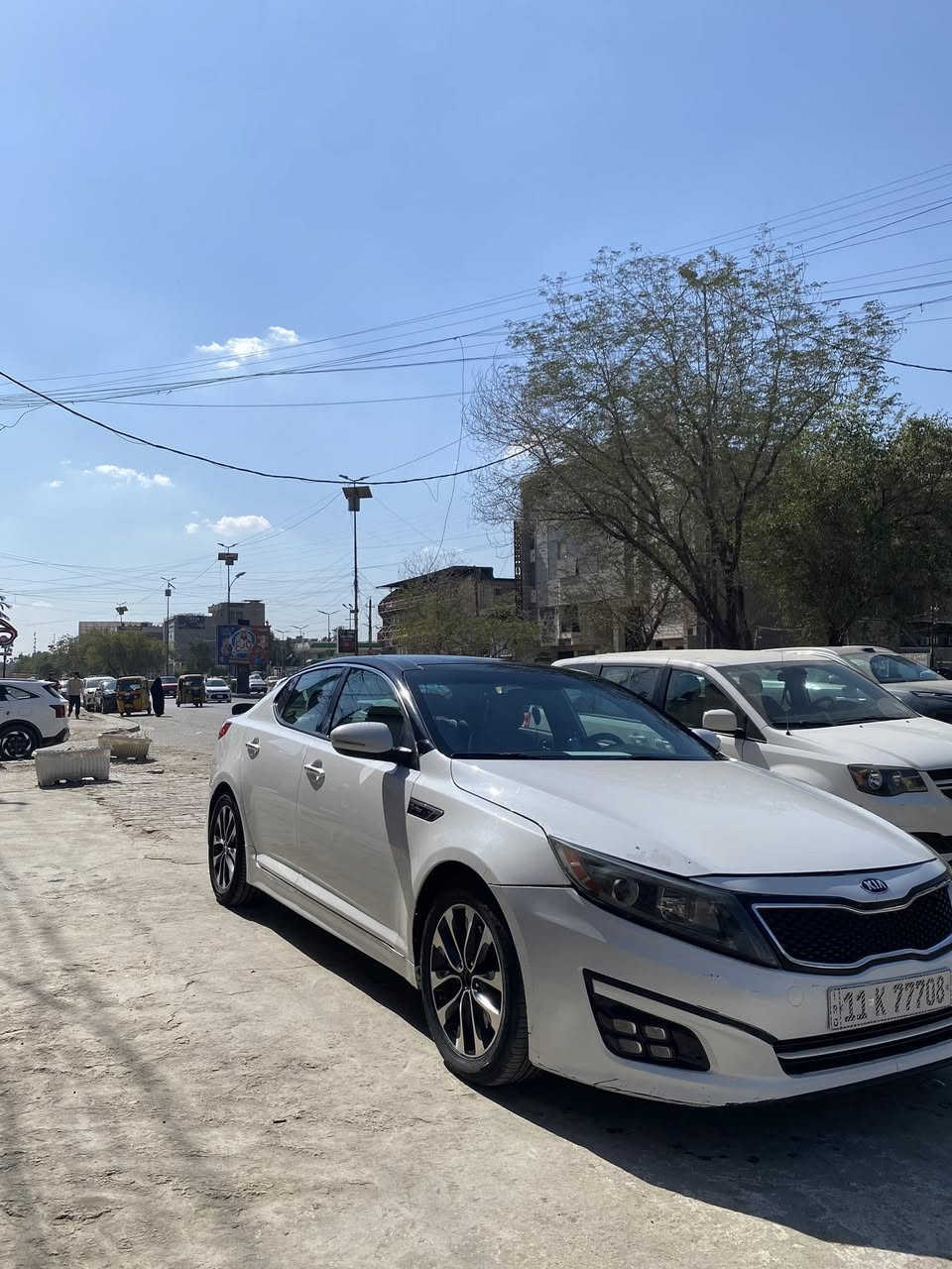 كيا اوبتما 2015وارد امريكي مواصفات SXL فول للاخير
***********
رقم بغداد شبه مميز 77708
اللون ابيض صدفي 
محرك 2000تيربو مكفول والكبر ايضا مكفول /لايت Led/بكلايت led/بانوراما /شاشه كبيره وكامره /
حساسات خلفيه /رادار جانبي /اربع بصمات /سايد بريك بصمه /اوتو هولد /كشنات جلد ابيض /داخل لونين /تدفئه وتبريد بالكشنات+خزن وضعيه الكشن /ستيرن حرف D+فول تحكم ستيرن وتدفئه بالستيرن /تبريد مناخي منفصل /تبريد قطعتين /ويل17/سستم صوت انقينيتي وبعد بيها هوايه مواصفات 
السياره ماشيه 100الف
السياره مسويلها ادامه كامله بلكات نوزلات طاحونه فيت بم وفلاتر صدر مي راديتر كله جديد 
السعر المطلوب 120وبيه مجال
مكاني بغداد بنوك 
للا ستفسار /***********
