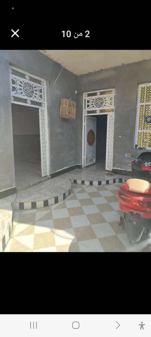 بيت ٢٠٠ متر زراعي بلوك كهربائي صب كونكريت 
غرفتين صاله مطبخ دوانيه صحيات داخلي وخارجي 
نواقص لبيت المطبخ والحمام الداخلي عوزهن سراميك فقط 
ب الاسكان صناعي نزله ال صحن فرعي  السعر ٦٣ وبي مجال 
الشراي فقط يتصل ***********
