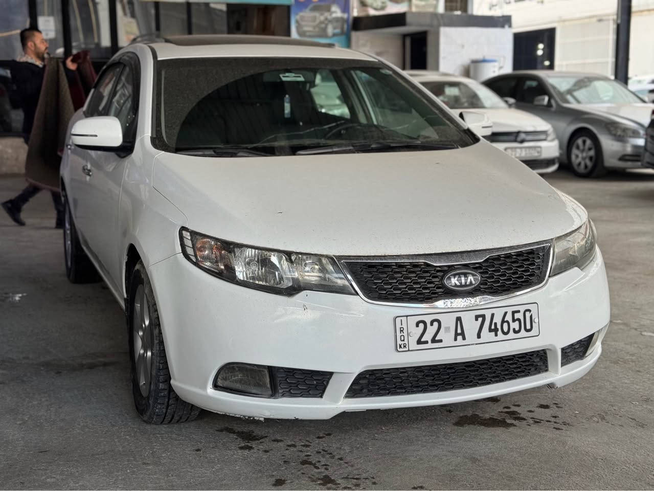 سلام عليك كيا سيراتو ٢٠١٣ 
فول مواصفات 
محرك كبير دوش 
مواصفات خليجي 
رقم سنوية كل جديد 
سيارة ٣ قطحة مصبوغ 
ضربة شوية خلفي 
كيرمحرك تاخم تيارات كل جديد مابي دينار مصرف 
سلايت كير توماتيك  او عادي ٣ كير 
فول فول بدون بصمة 
مكان اربيل  
رقم موبايل :*********** 
سعر :١٠٣ شوية مجال 
عندي فايبر و واتساب 

کیا سیراتۆ 
مۆدیل ٢٠١٣ 
فول فول مواسفات تەنها بەسمە نیە 
گێر تۆماتیکە سێ گێرە سلایتە 
رەقەم سەنەوی تازەیە 
غرامەیی لەسەرنیە
٣ پارچە بۆیاخە پێشی کەپسە 
تەنها دواوەی تۆزەک ليدرانی هەیە 
لەهەولێرە سەیارەکە 
تەقەو رەقەی نیە جاهیزە سەیارەکە 
رەقەم مۆبایل :*********** 
ڤایبەرو واتس ئاپی لەسەرە 
نرخی :١٠٣ وەرەقە مەجالیکی کەم أربيل, العراق
