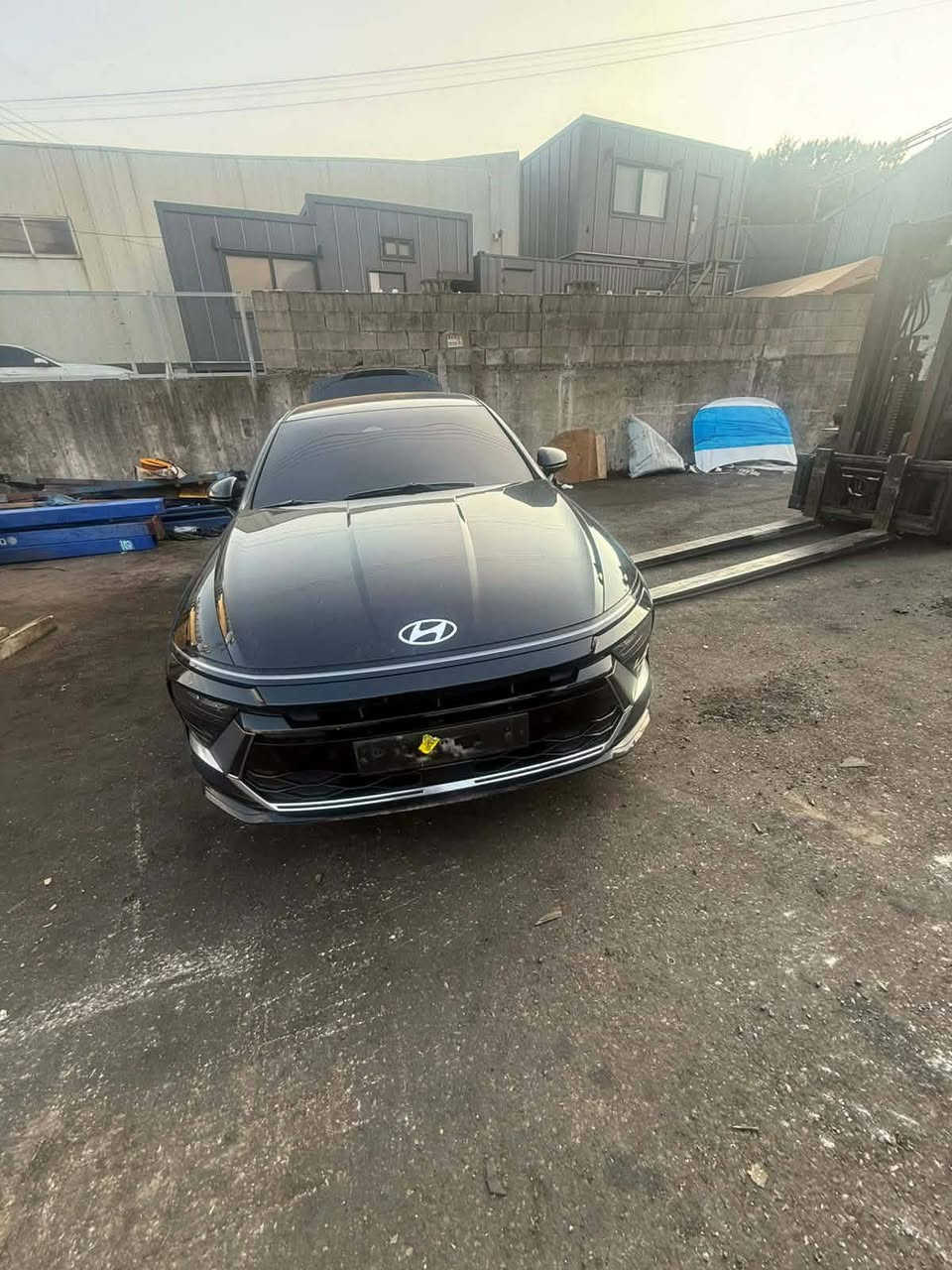 بيع
هونداي سوناتا 2025 
دخول جديد  
كفاله عامه 
السياره بدون ارباك 
مواصفات 
بصمه 
رادار امامي وخلفي
السعر 180 وبيها مجال 
مكان السياره الدوانيه سنيه 
للاستفسار : ***********
