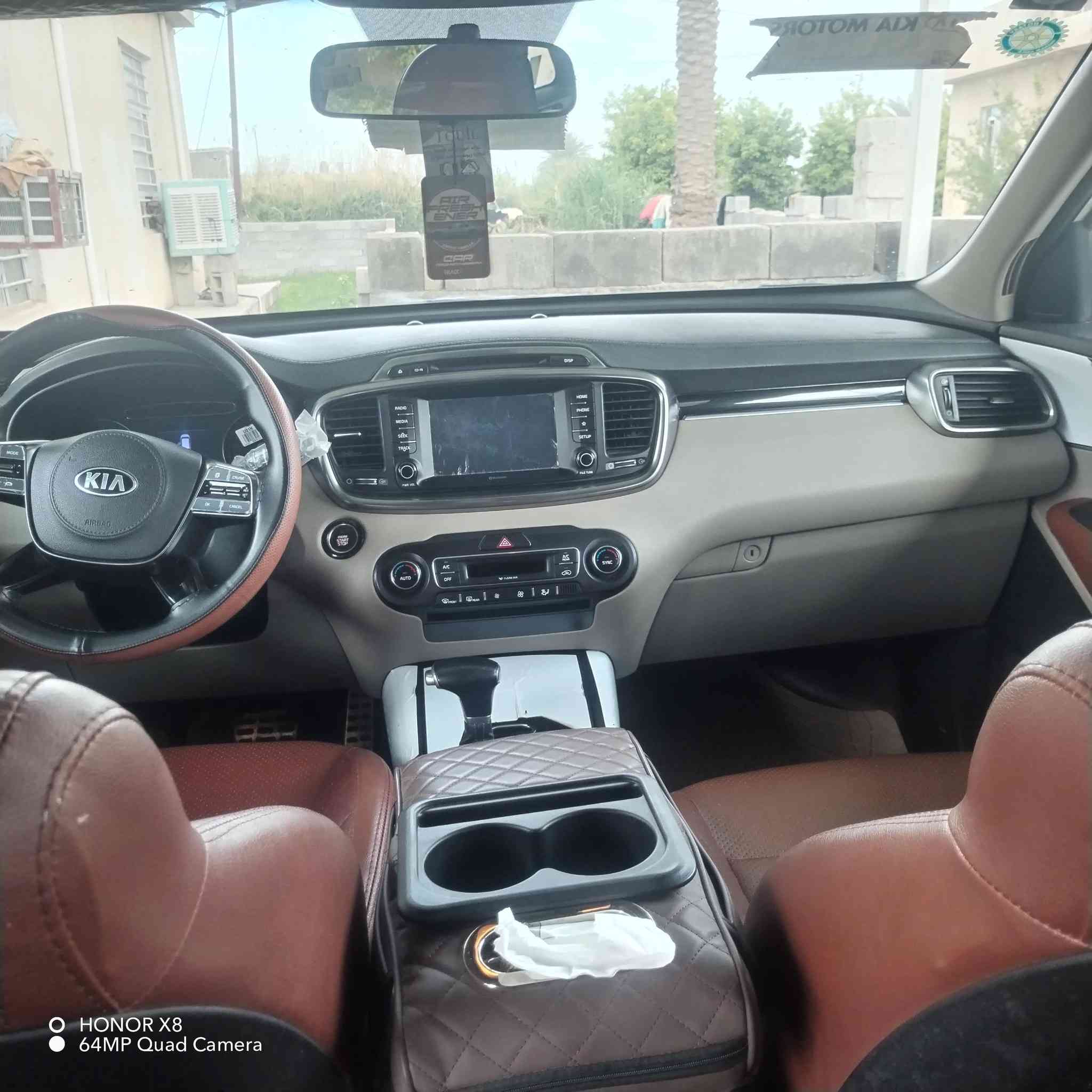 السلام عليكم
سورنتو للبيع  ٢٠ خليجي ٦ سلندر فول مواصفات عدا البانوراما رقم بغداد بأسمي او مراوس برادو ١٤ فول
كفاله عامه عدا تكحيله بسيطه ورصعه زعيره موضحات بالصور
داخل قرميدي شركه
اربع كاميرات محيطيه
حساسات أمامي وخلفي
اربعه انظمه قياده
اوتو هولد
سايد بريك بصمه
مقاعد اماميه كهرباء
السياره فول نضافه ماشيه ١٠٧
تخم تاير جديد
السياره مال جناي
سعر السياره ٢٦٠ وبيها مجال قليل
مكان السياره الصويره
***********
***********
