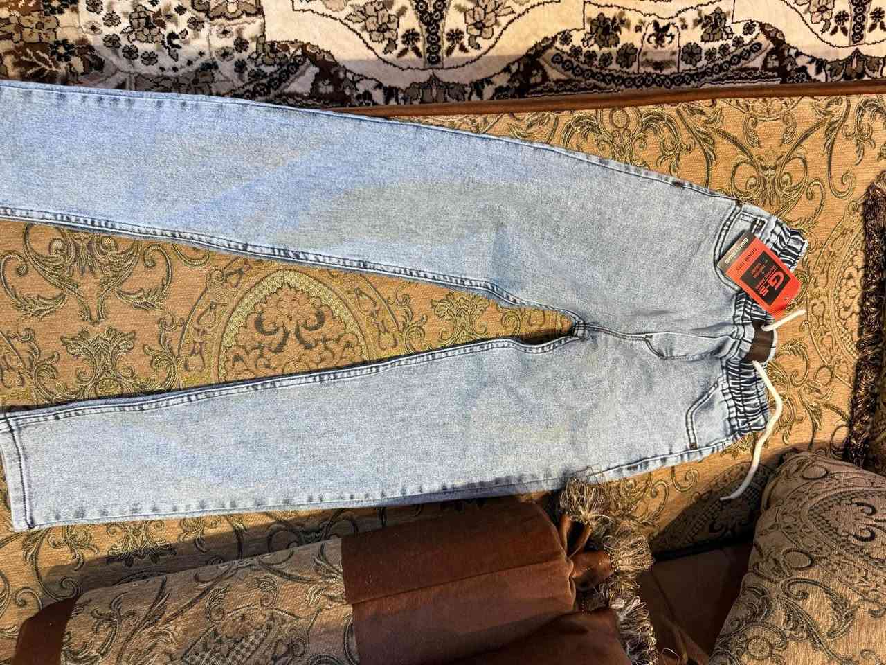 السلام عليكم اخوان
عندي هذني البناطير كمية 12 شليف جديد مو باله ولاشعبي
موديلات ثكيله وجوده قوية  ولادي بناتي
العمر يبدي من سنه الى 17 سنه
للاستفسار اكثر ***********
مكاني بغداد مستعجل على بيعتهن
اخوان حت الي يعرف احد يشتري لايقصر واكونلكم ممنون
