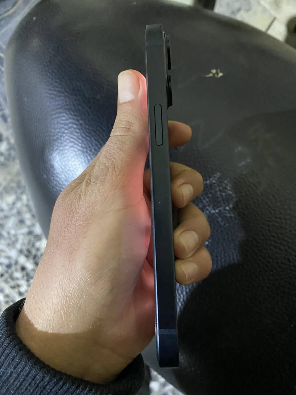 السلام عليكم ايفون 13 عادي نضيف مثل ما موضح بل صور ذاكره 128 بطاريه92 جهاز ما مفتوح ولا مبدل بي شي مكاني بغداد الشعب شارع الصحه رقمي ***********
