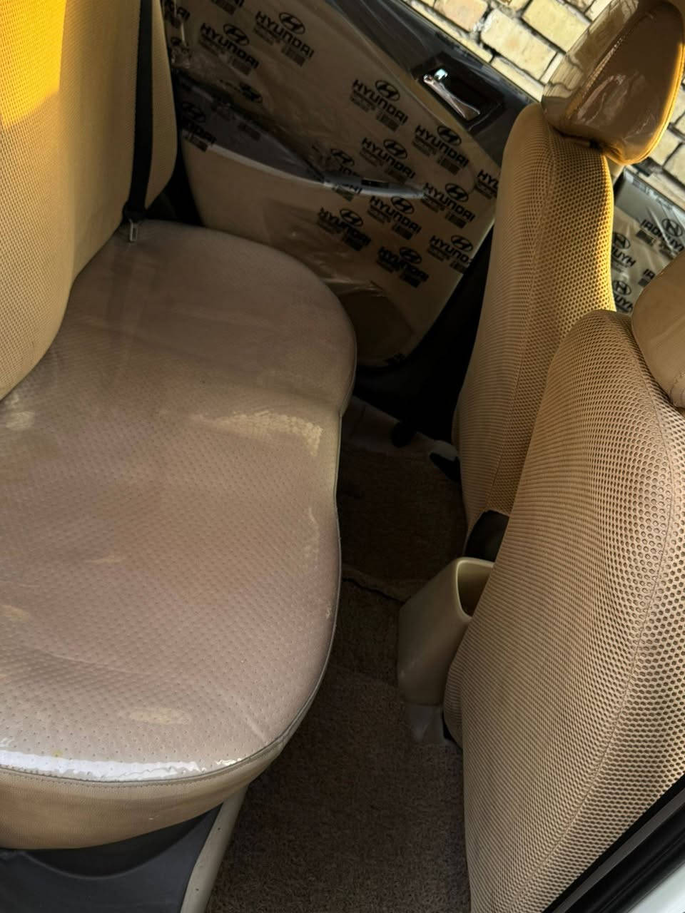 السلام عليكم سيارة اكسنت خليجي موديل ٢٠١٤ بلو مكفولة من الحادث وصبغ فقط بارد قليل  فول مواصفات فتحة سقف نضام ايكو اربع دسك المحرك ١٦٠٠ خمسة ويل ١٥ بدون طسةالسعر ١١٦ورقة الرقم ***********
