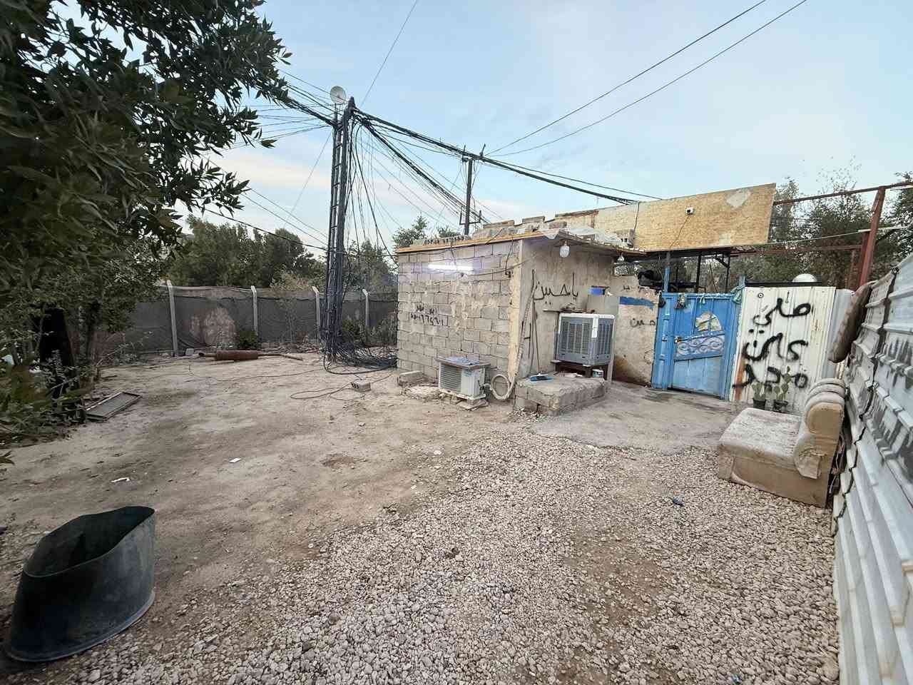 موقع مولده للبيع 
النجف خان النص حي التحدي ب طابو صرف
حمل 1050 وقابل للزياده
مسجل 750 كيفي 
حمل بداخل مولده وخارج مولده
بيه ١١ كابينه
سكانيه شاصي  دي اس. 250 كيفي 
افيكو شاصي 350 كيفي
ألبي 10 شاصي
***********
