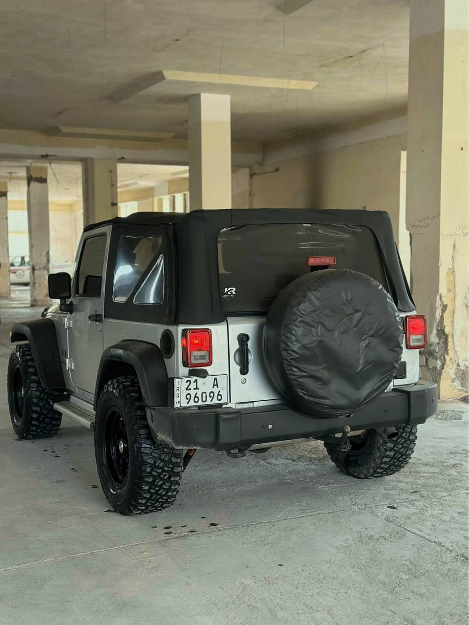 جێب ڕانگلەر  ٢٠٠٩ 
بێ بۆیاخ بێ سارد بێ شوخت 
گێڕو مەکینە و ئەکسل و کارەبای مەزبوت بە شەرت 
سەنەوی تا ٢٠٣٠ تازەیە تەحویل بە شەرت 
وینجەی ١.٥ تۆنی لەگەڵە 
عەتەری شەریکەی لەگەڵە لە ڕەنگی سەیارەکە 
چوار تایە و ویلی ئەمریکی ئەسڵی بۆ دانراوە 
سەیارەکە سفری ئێرەیە 
نرخی ١٢٧ و مامەڵە 
*********** السليمانية, العراق
