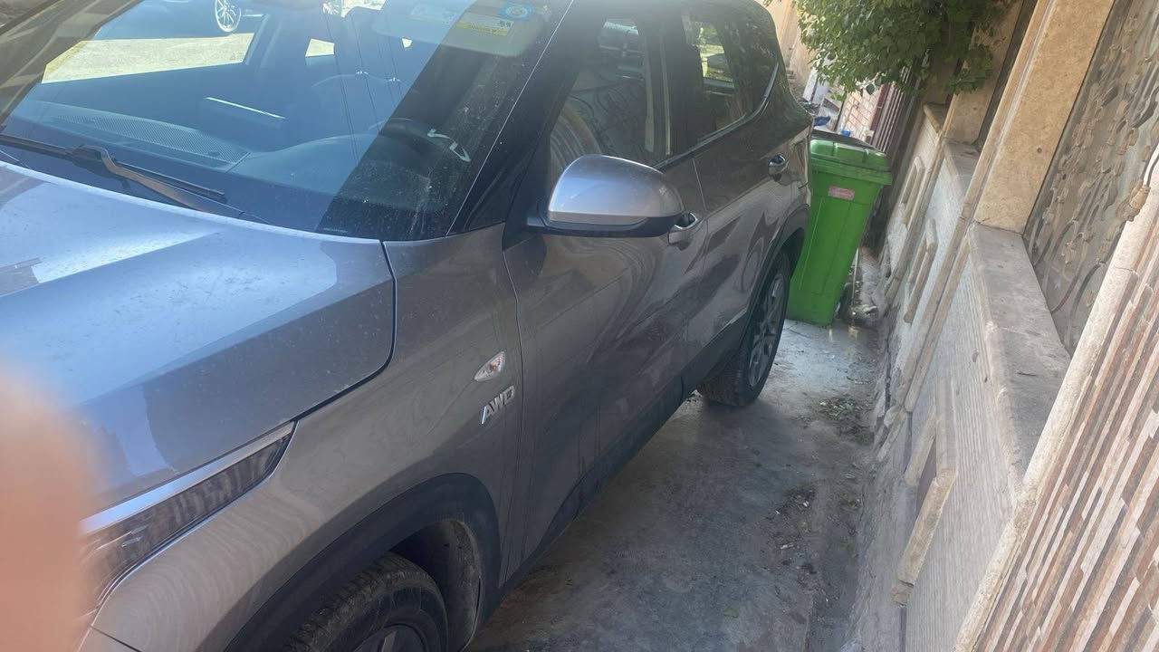 كيا سليتوز lx وارد امريكي موديل 23 حادثها مثل ماموضح بالصوره ماشيه 51 وقابل للزياده مرقمه بغداد وسعرها 22.500 وبيها مجال للاستفسار الاتصال ع الرقم ***********
