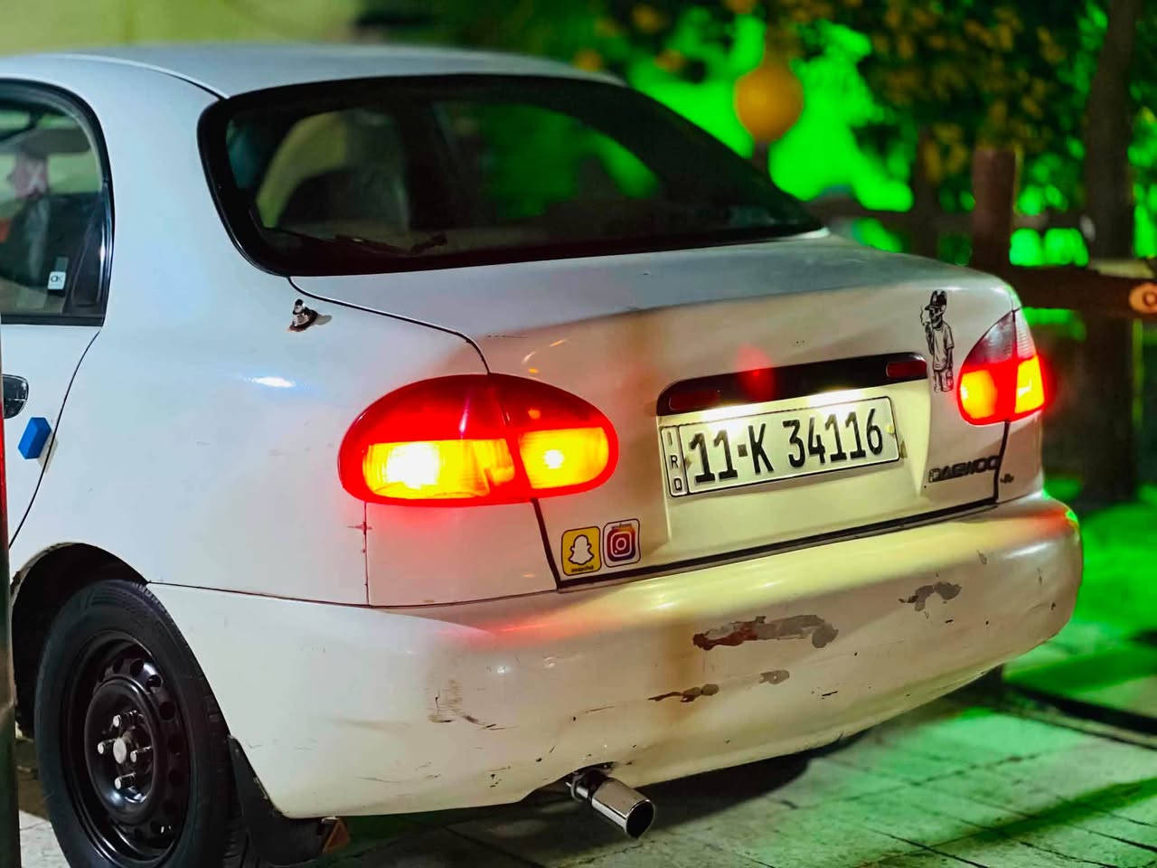 السلام عليكم
سيارة دايو لانوس للبيع 
السعر : 35 و بيهة مجال 
تفاصيلهة سنوية بأسمي مشروع وطني و تحويل ثاني يوم كل نقص ما بيهة 
نقصهة بس كمبريسر تبريد الڤان مالتهة شغال و قوي و ال اي سي شغال
الباقي كلة جديد و ع ايدي صدر امامي خلفي بنزات جدد قايش جديد كلشي جديد سماعات زوج مال بطة كهربائيات كلهة شغالة عالي ناصي سكن منظومة زنون و ترتيبات مال كمااليات
تخم تاير تخم ويل
دهنهة جديد
رقم انگليزي و هزة جديدة
گير مكينة شاصي كفالة
الگير اوتو 
السيارة بلادية ع البلاد لا بيهة صبغ و لا شي 
موديل 2000
باتري جديد شادلهة نگرة تشتغل
مكينة 1600
مكفولة دولة و عشائر و سرقة  تجي تگلب و تشوف بعينك 
سبب البيع : ظرف مادي لأن السيارة مال جناي مو بياع شراي 
ادواتهة الاحتياطية رخيصة و موجودة و متحب اعطال بس داريهة دهن و بانزين و خير من الله مكينة اقتصادية كلش
*********** اذا ما موجود ع الخط موجود واتساب ع هذا الرقم *********** او تفضل ع الخاص مكان السيارة ((محافظة واسط/ قضاء الصويرة / تقاطع الصويرة ))
