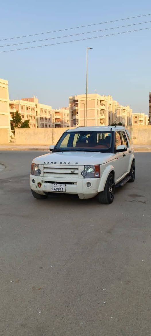 سياره لاند روفر فئة LR3 مديل 2007 وارد امريكي سياره مكفوله من الضربه القويه والكلبه والكص والعيب الشرعي مكينه وكير مكفولات 
سياره فول مواصفات 1/1
مكينه 3000ففتي
7راكب
كشنات جلد
كشنات كهربائي 
ويل كب
3فتحات بلقماره
لايت زنون 
حداديه 90%
3قطع تبريد
سياره جاهزه اي مابيه رقم بغداد انكليزي سنويه باسمي ل29 مشروع وطني سعره 95 مكانه ذي قار المركز 
***********
