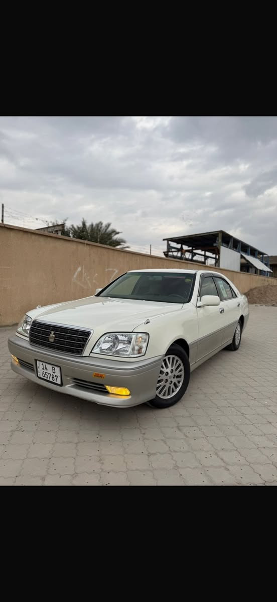 سلام عليكم. ملكه مديل. 2001. دخول جديد. تسجيل. جديد مزاد دوله. سنويه. لل 31 كفاله عامه كص ونغل جثه وضربه وصبغ. وعيب شرعي. شاصي 71 دكمتين كرستال اصل. أربع كراسي. كهربائي. ستيرن كهراباء برده خلفيه. تخم تاير. ويل اصلي. حداده. كهربائيات. تحويره. ميه بل ميه.   باتري جديد سياره جديده وجاهزه. مكاني. بصره.  سعر. 148 وبيه مجال للشراي.  ***********
