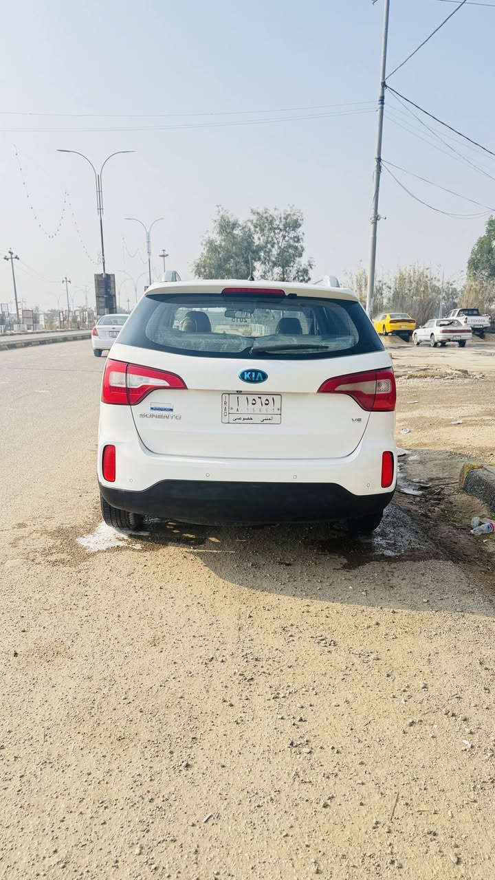 تحية طيبة
سورنتو 
موديل : 2015 
نوع :خليجي
رقم : مثنى
ماشية  150 كم
حرة
تحويل 
سبعة راكب
فول مواصفات
مكفولة كفالة عامة
مكان السيارة حالياً :الناصرية (الشطرة) 
للاتصال : ***********
