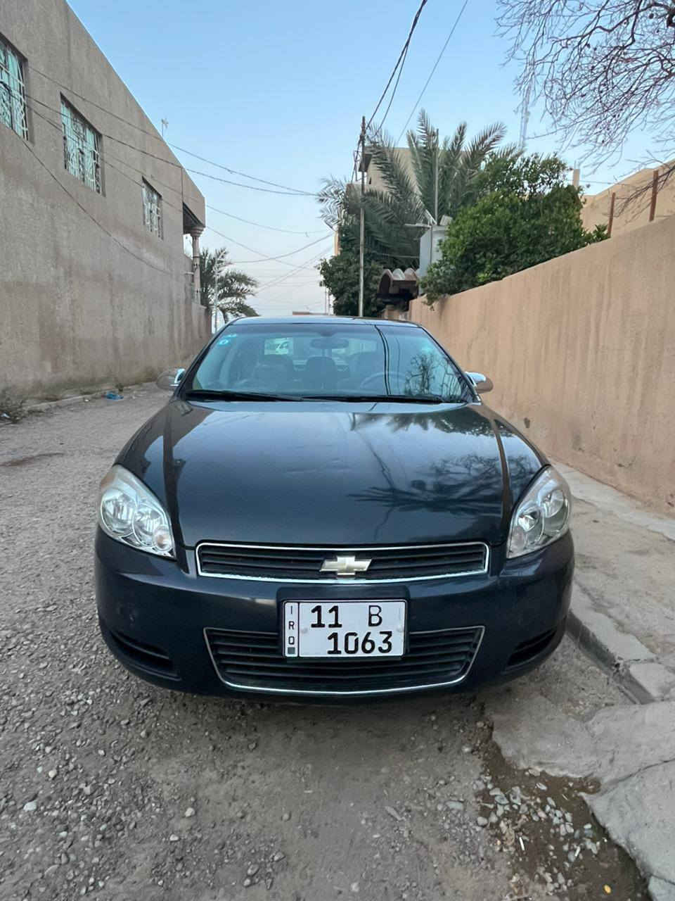 سلام عليكم للبيع شوفرليت امبالا موديل 2008 رقم بغداد وباسمي ماشيه 228 الف كيلو حقيقي محرك 3500 فتحة سقف  كشن السائق كهرباء مواصفات LT سياره جديده ومابيه اي نقص محرك كير صدر امامي وخلفي كلها بحالة جيده جدا وبدون اي عيب مكفولة من الحادث بيه فقط البنيد مصبوغ وبارد قليل بخشم الجاملغ الامامي مكان السيارة ديالى عارضها ب 105 وبيه مجال للشراي اخوان إذا ما يعجبك السعر تكدر تعبر المنشور أو تترك كلمة طيبة  للاستفسار الاتصال ***********
