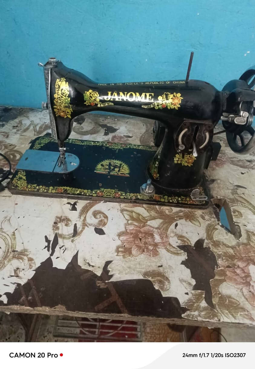 مكينة خياطة الأسد من القديمات الأصلية ناعمة كل صوت مابيهة خياطهة حلو كاملة مع ميز ورجل ب٥٠ 
مكاني نجف شارع حنون


**إذا كنت صاحب هذا الإعلان وتريد حذفه لأي سبب، رجاءا أرسل رسالة إلى الدعم الفني**