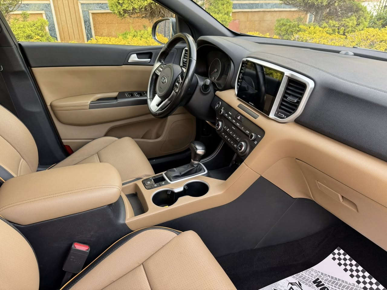 كيا اسبورتاج بلاك إديشن
موديل ٢٠٢٢ 
أعلي فئه
عداد ٦٠٠٠٠ كم 
فابريكا بالكامل 

شبكه بيانو بلاك - فوج لايت 
ليد أمامي و خلفي - بصمه خارجيه
چنط بلاك مقاس ١٩ - غماز مرايات 
فرش جلد جملي - ٢ كرسي كهربا
٦ ايرباج - سقف بانوراما- مرايا تعتيم 
شاشه أبل كاربلاي - أندرويد أوتو 
تكييف تاتش - بصمه داخليه 
سينسور أمامي و خلفي - هاند بريك 
طاره مالتي - مرايات ضم 
تحكم إضاءه داخليه و خارجيه 
شنطه كهربا - تكييف خلفي 
كاميرا خلفيه - Abs - Abd 

للتواصل 01020256942


**إذا كنت صاحب هذا الإعلان وتريد حذفه لأي سبب، رجاءا أرسل رسالة إلى الدعم الفني**