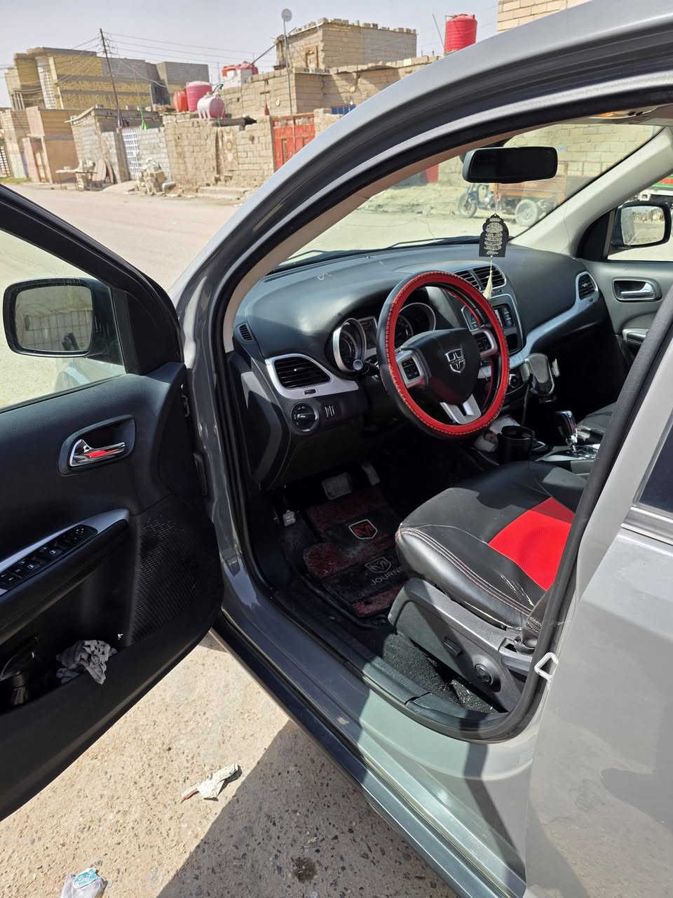 السلام عليكم  دوج جورني 
دوج جورني ٢٠٢٠  لون اسمنتي  مكينه ٢٤٠٠ اربعه سلندر 
بسمي رقم بصره   
سياره  وارد امريكي كفاله عدى  حادث امريكا  وصور الحادث ورقم الشاصي موجود بالمنشور 
السعر ب١٤٥ وبيه مجال بسيط  
 مكاني البصرة ***********
