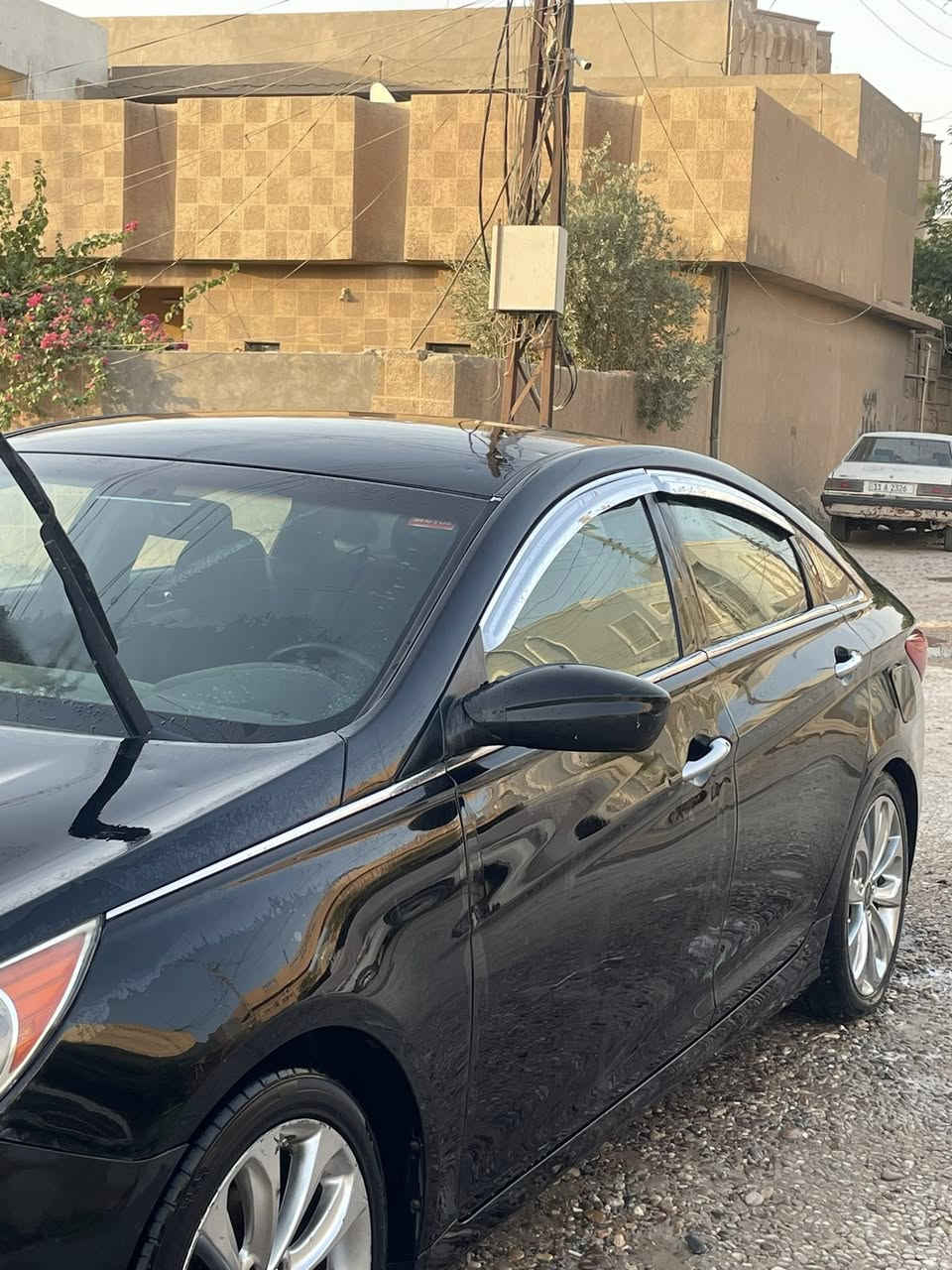 سوناتا ٢٠١١ وارد امريكي فول عدا الفتحه بصمه كراسي جلد كهرباء محرك ٤سلندر مكينه جديده كير كفاله جاهزه حادثها بابين وبالعراق صار بيها الجاملغ الخلفي بدون دواخل السعر ٩٠ورقه وبيها مجال بسيط مكاني سامراء ***********
