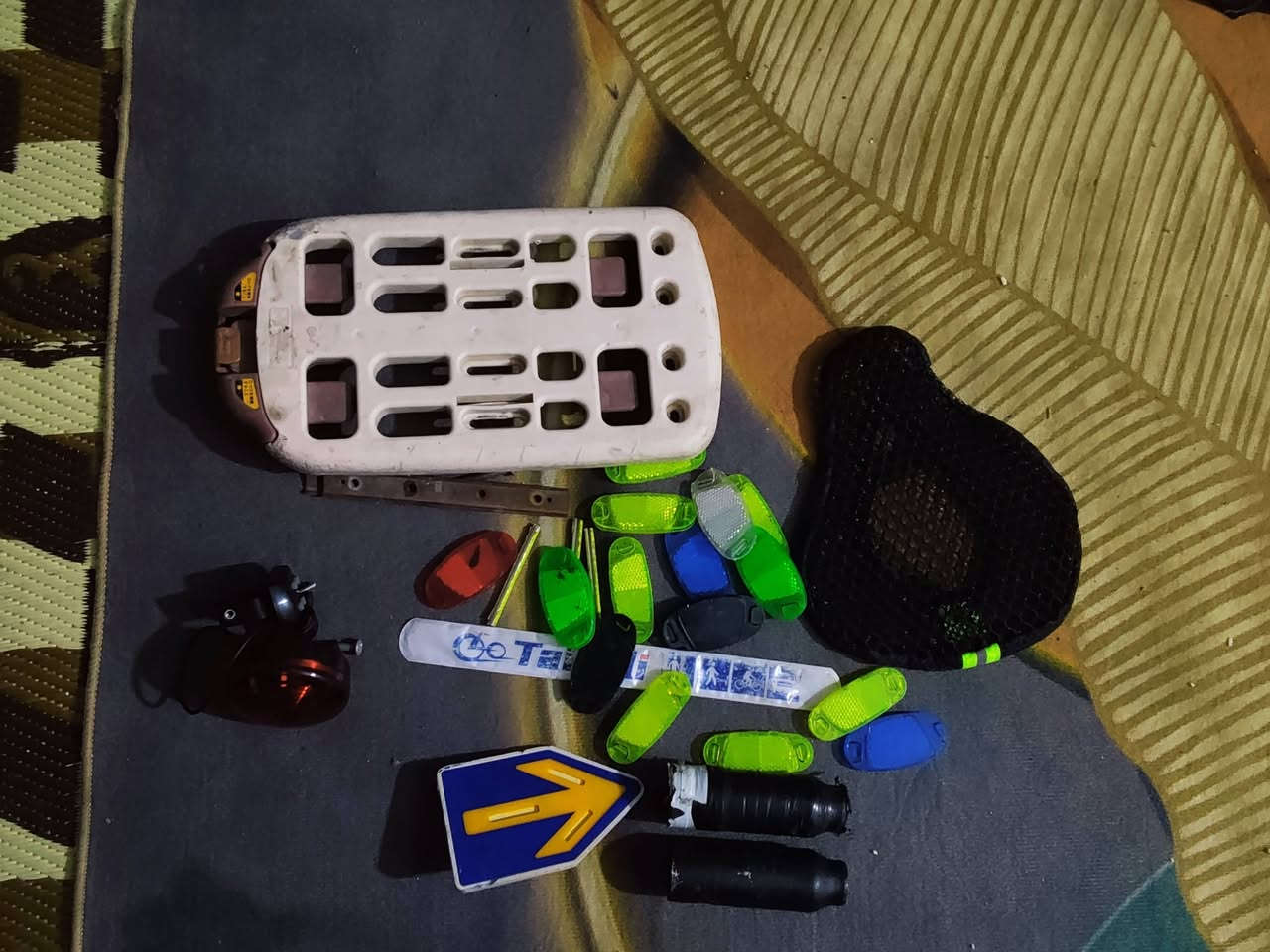 السلام عليكم بايسكل ياباني بناتي السعر 100 وبي مجال لطيبين مكاني بغداد في المدينه


**إذا كنت صاحب هذا الإعلان وتريد حذفه لأي سبب، رجاءا أرسل رسالة إلى الدعم الفني**