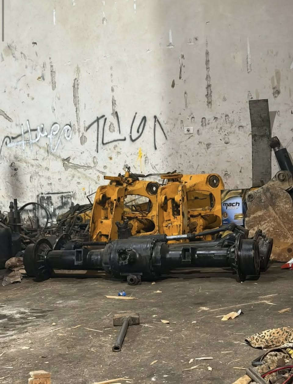 موجود قطع JCB بسعر مناسب المعمي يوصل علا
0599900573 الوتس0568141256


**إذا كنت صاحب هذا الإعلان وتريد حذفه لأي سبب، رجاءا أرسل رسالة إلى الدعم الفني**