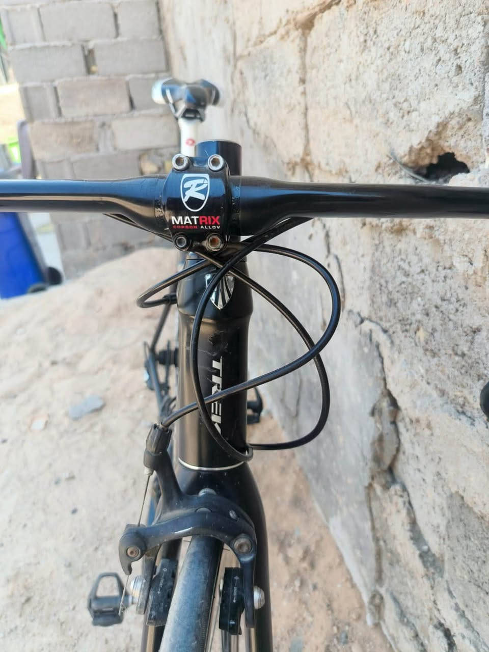 : Entry / Mid-Level Road Bik
TREK 

فريم ٤٨
ستيرن  + ركبه كاربون 
وياله كوزمك طرب 
سستم كلارس فقط العكرب التوس 8*2
دراجه رايدله ترتيب  
 السعر ٣٥٠ وقابل للتفاوض…
 أي ستفسار 
***********

